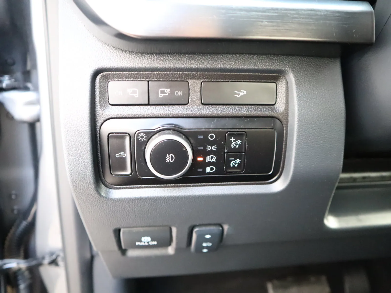 Ford F-250SD photo 34