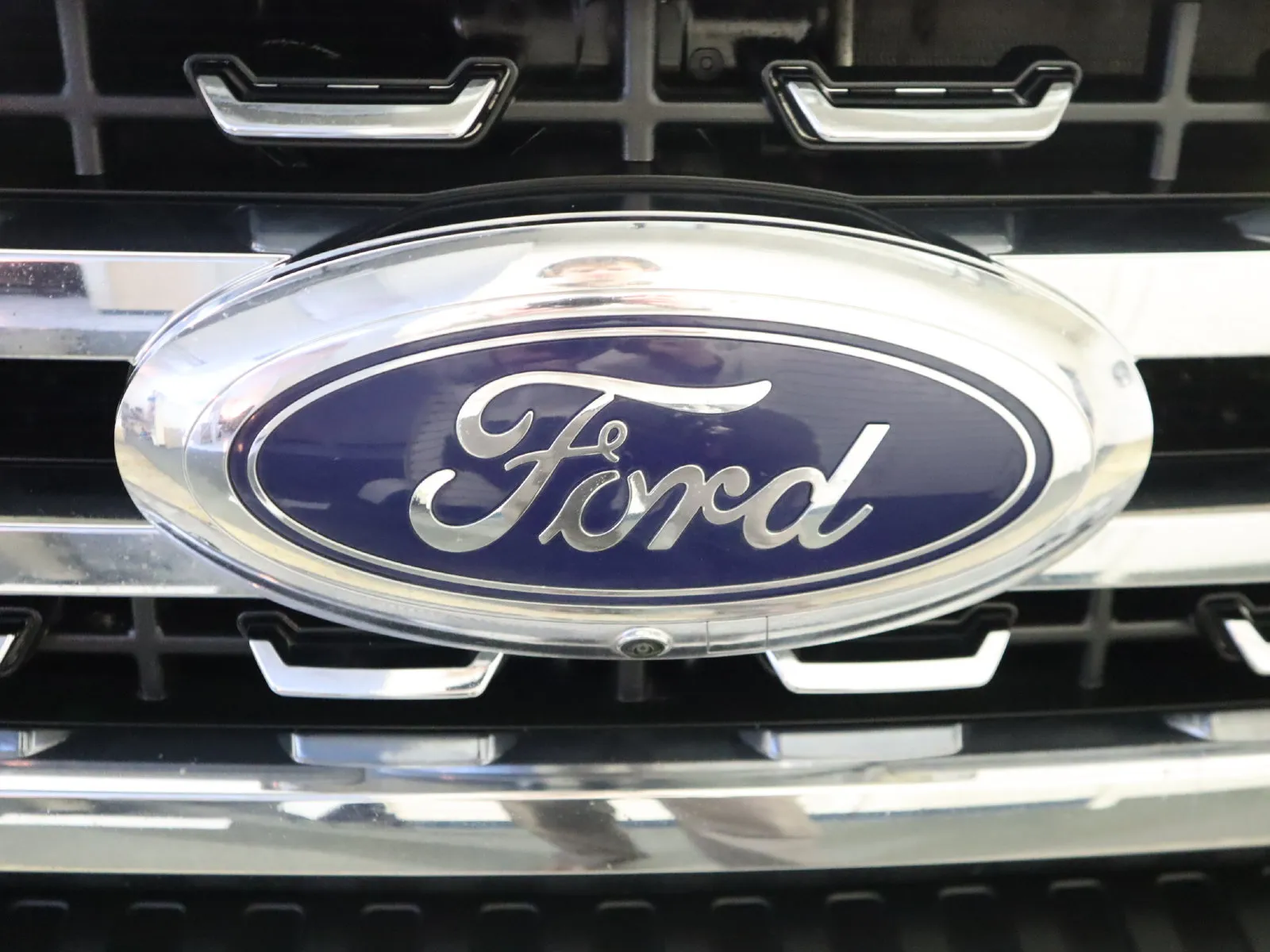 Ford F-250SD photo 17