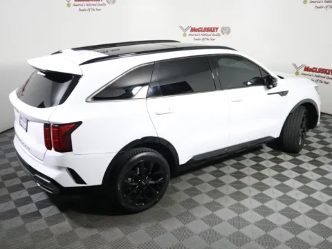 More photos of 2022 Kia Sorento SX at McCloskey Imports & 4x4s (Licensed as McCloskey Isuzu), CO