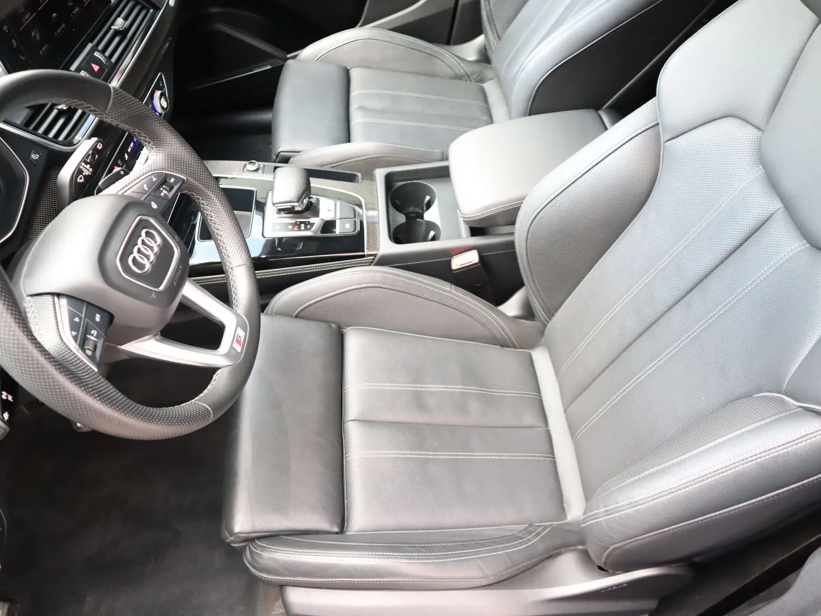 Audi SQ5 photo 25