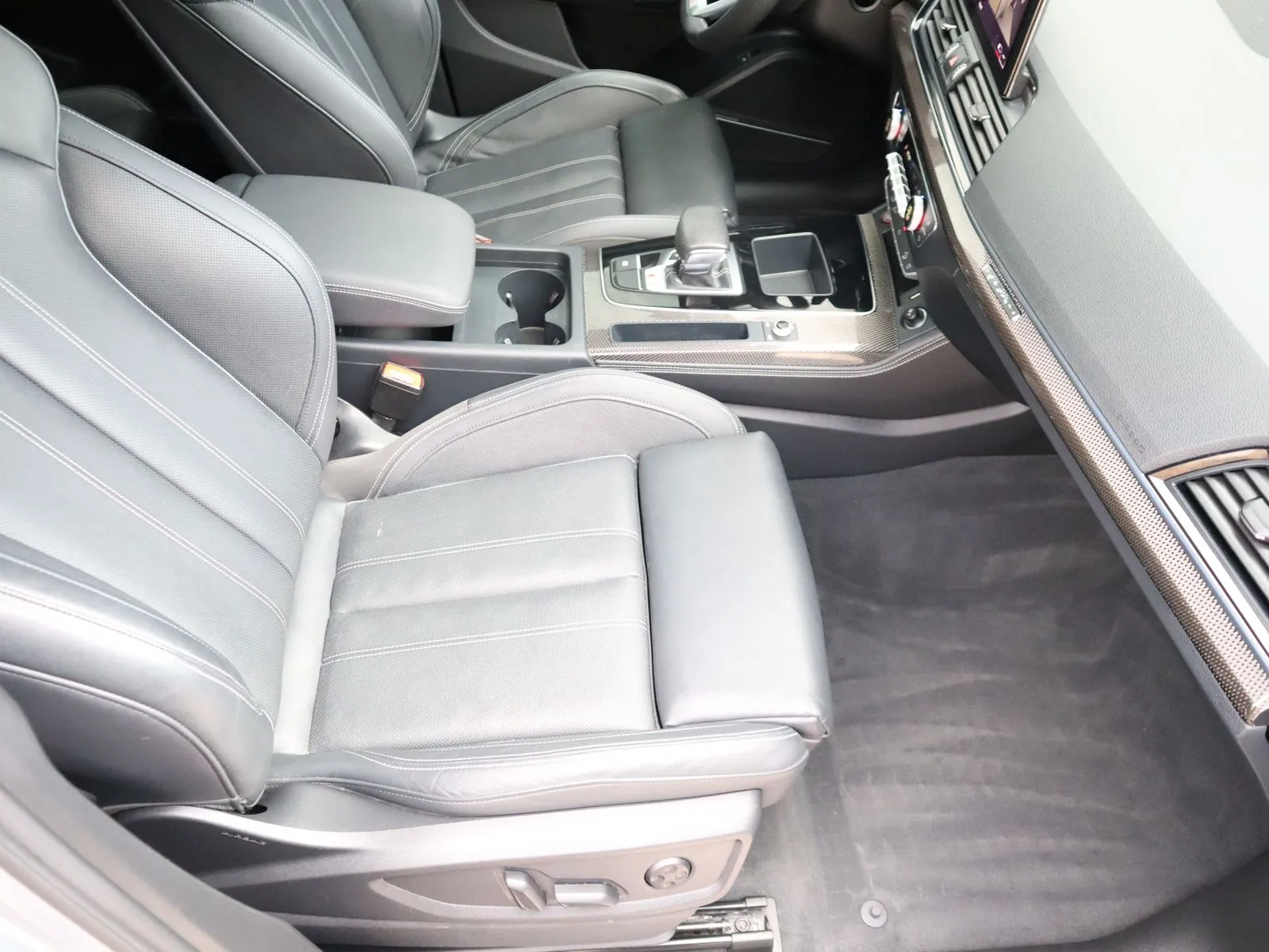 Audi SQ5 photo 56
