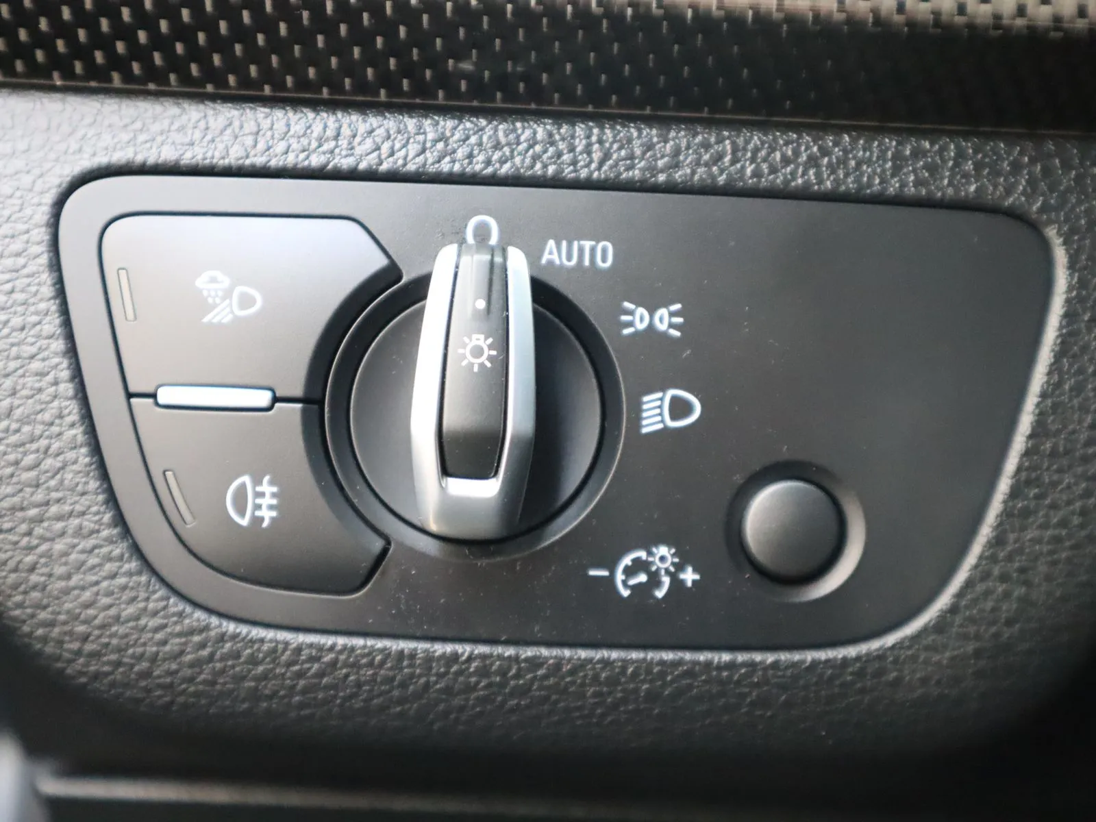 Audi SQ5 photo 32