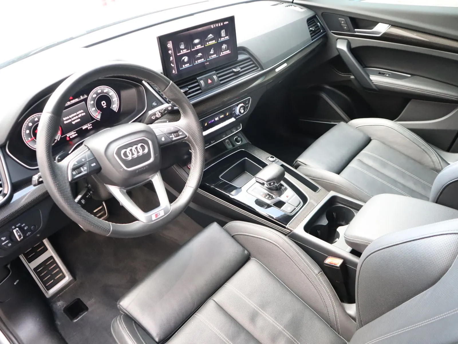 Audi SQ5 photo 24