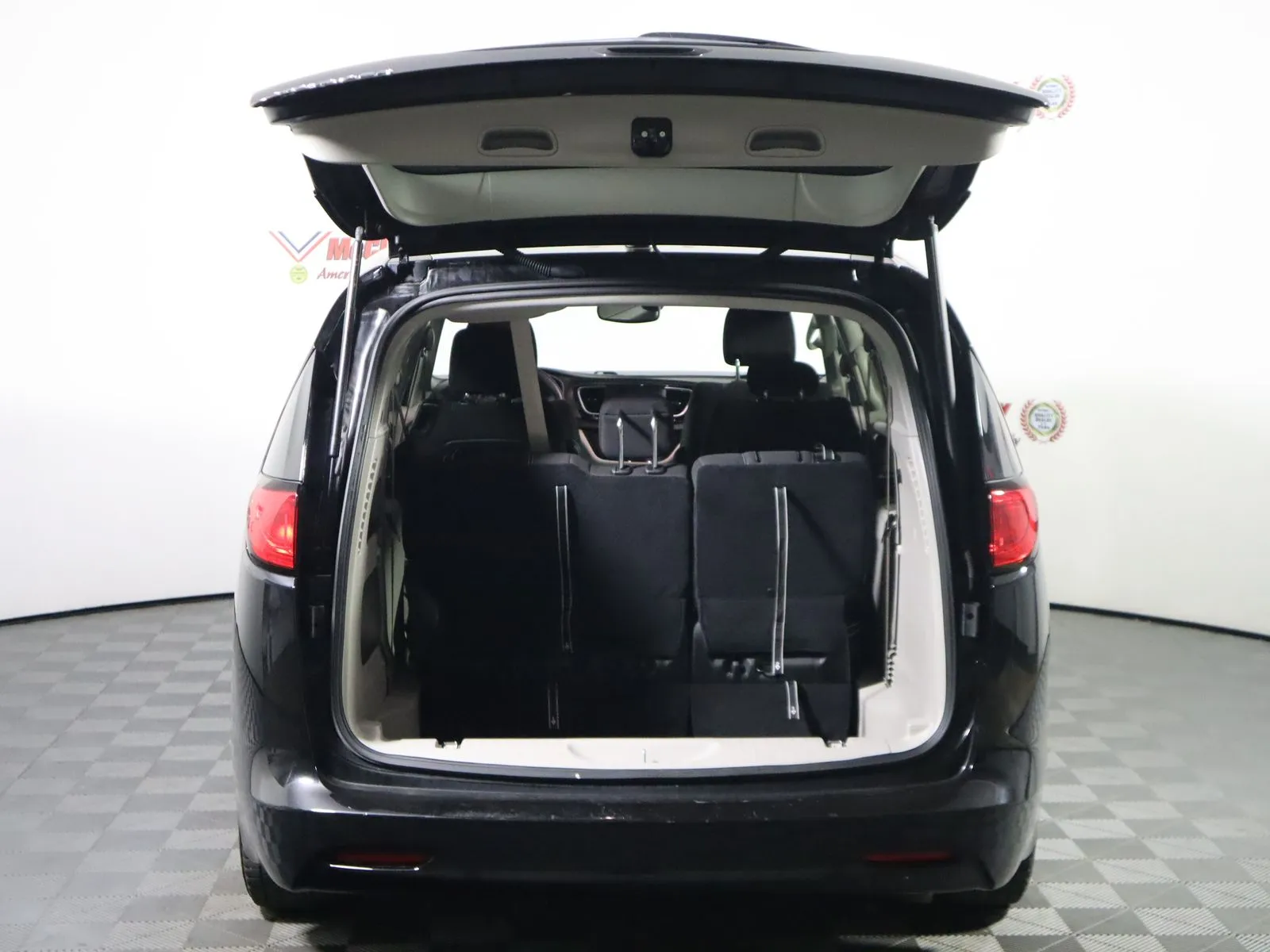 Chrysler Voyager photo 8
