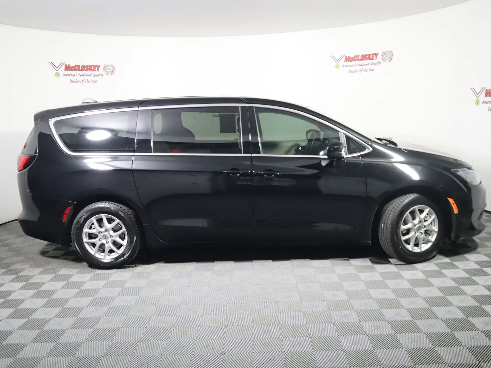 Chrysler Voyager photo 3