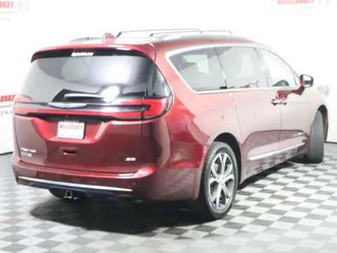 More photos of 2022 Chrysler Pacifica Pinnacle at McCloskey Imports & 4x4s (Licensed as McCloskey Isuzu), CO