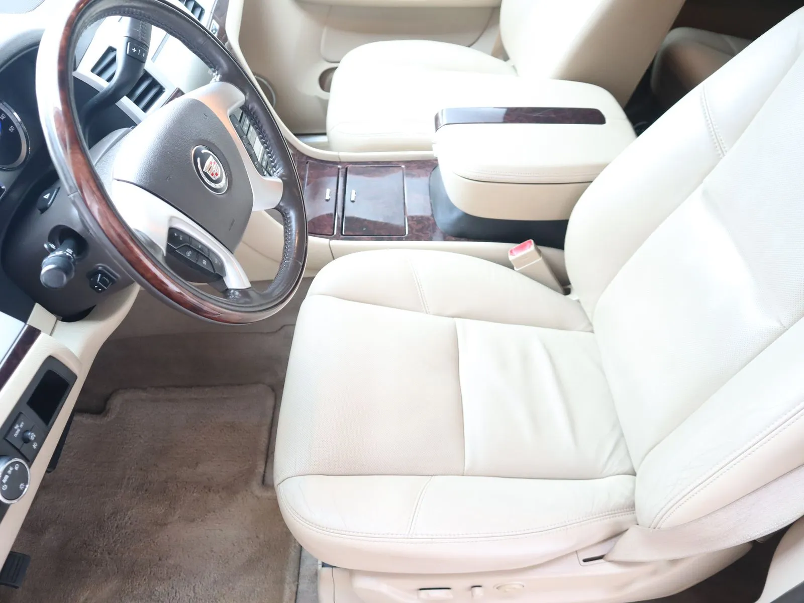 Cadillac Escalade photo 26