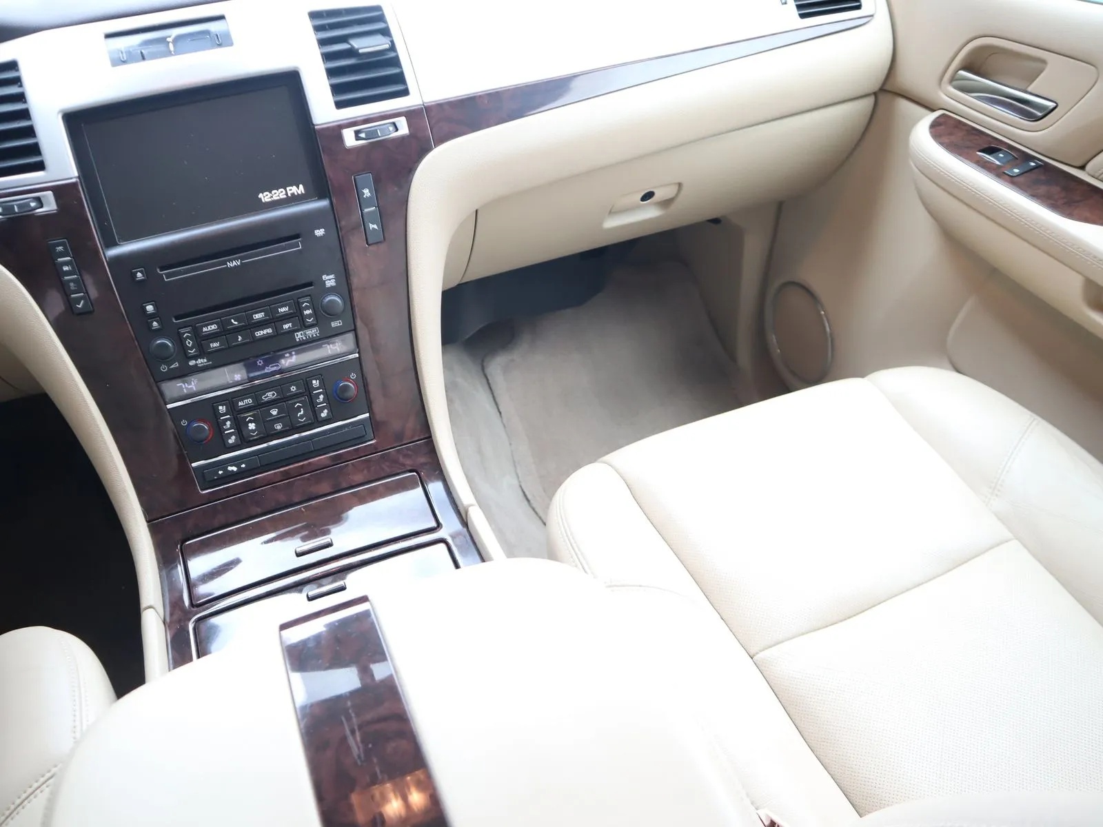 Cadillac Escalade photo 31