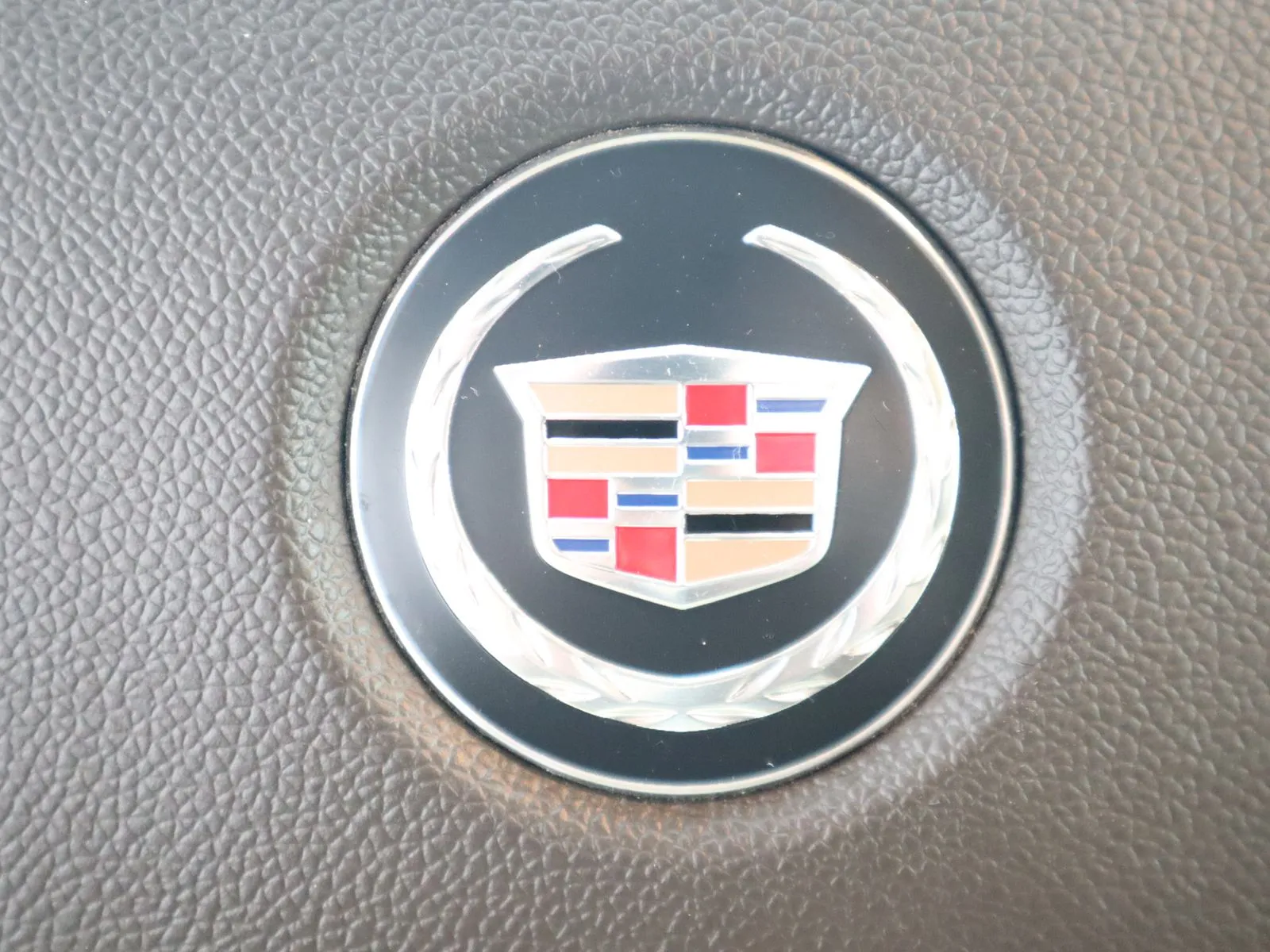 Cadillac Escalade photo 35