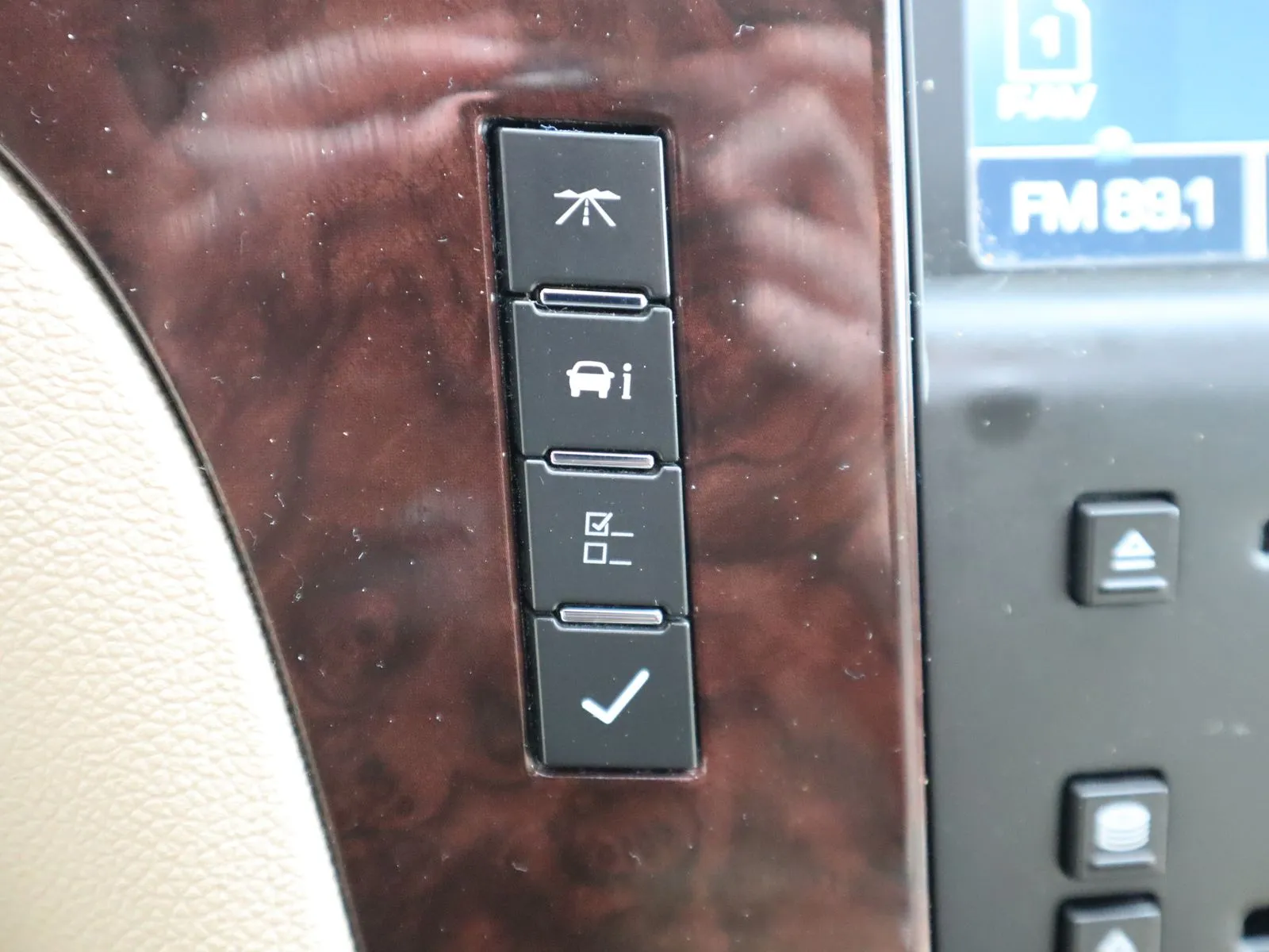 Cadillac Escalade photo 42