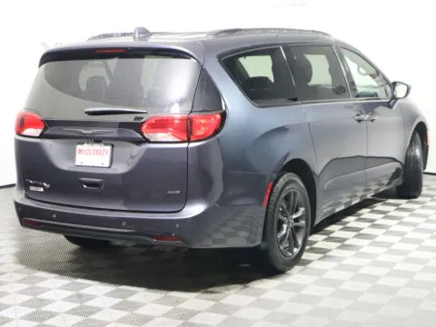 More photos of 2020 Chrysler Pacifica Launch Edition at McCloskey Imports & 4x4s (Licensed as McCloskey Isuzu), CO