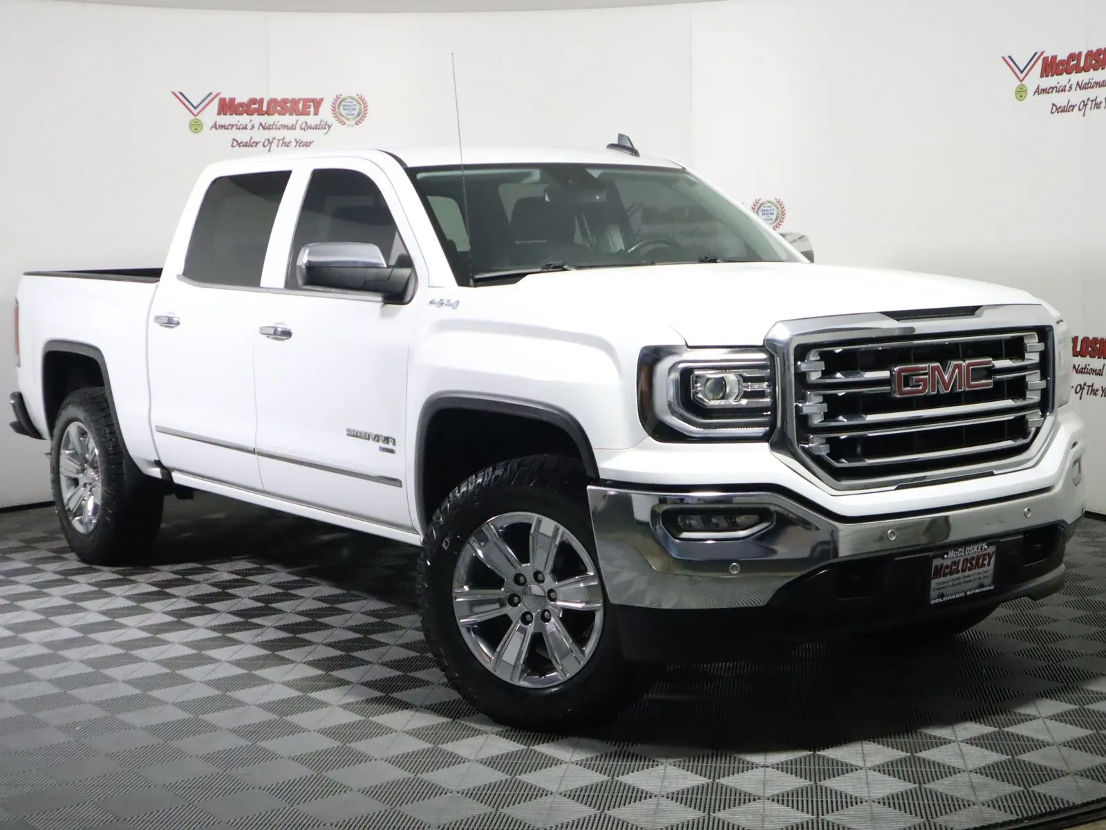 GMC Sierra photo 2
