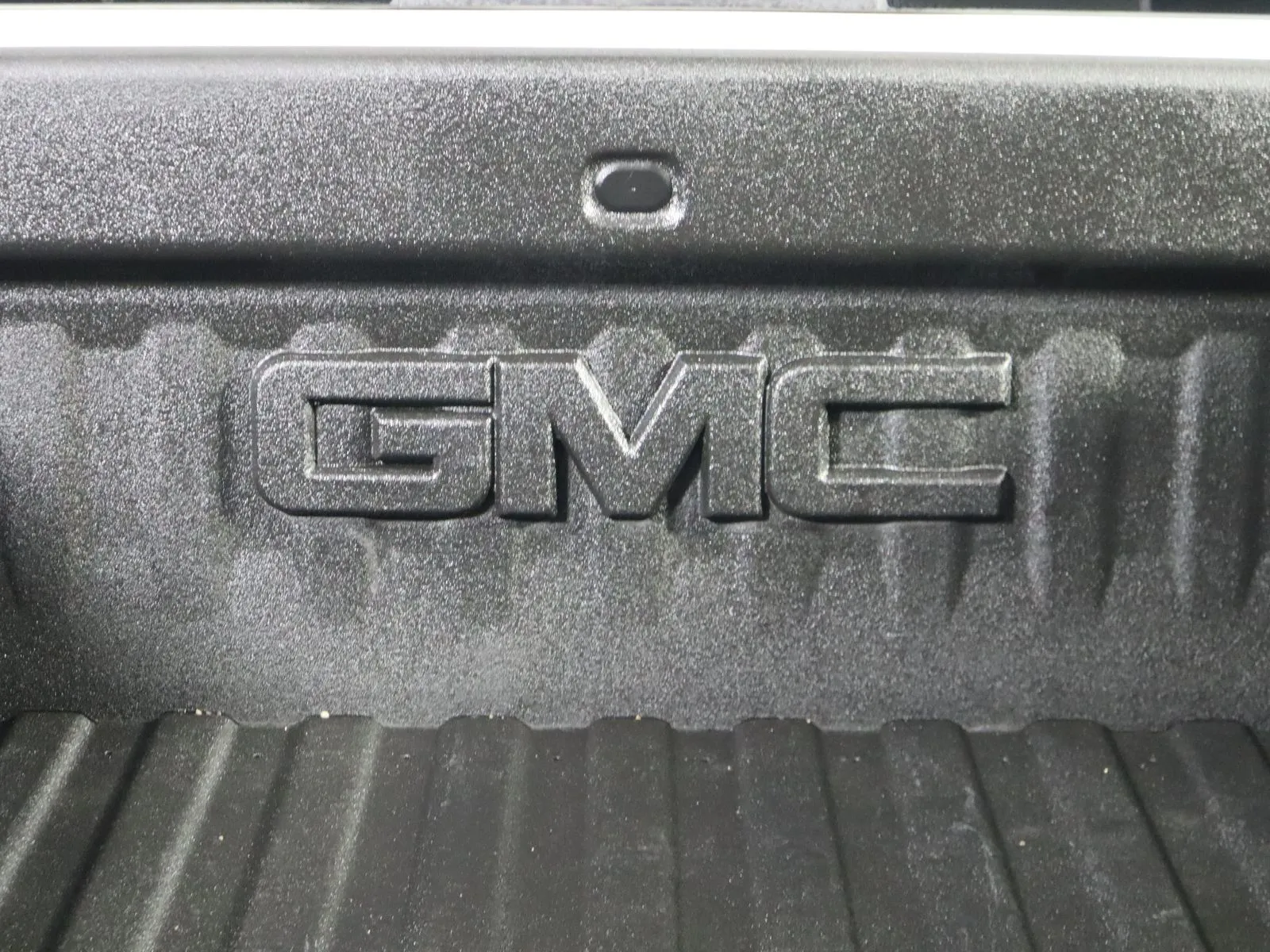 GMC Sierra photo 12
