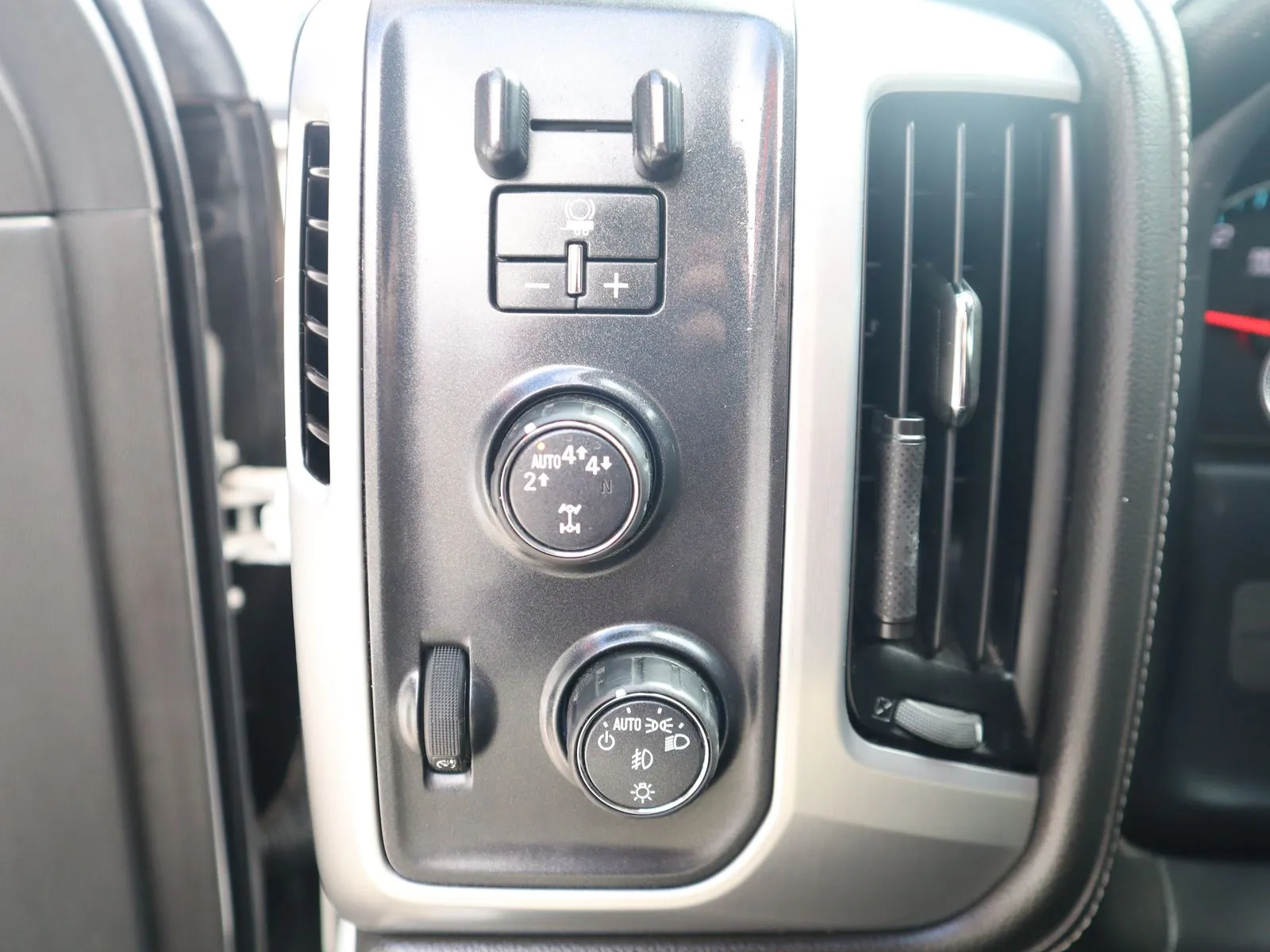 GMC Sierra photo 38