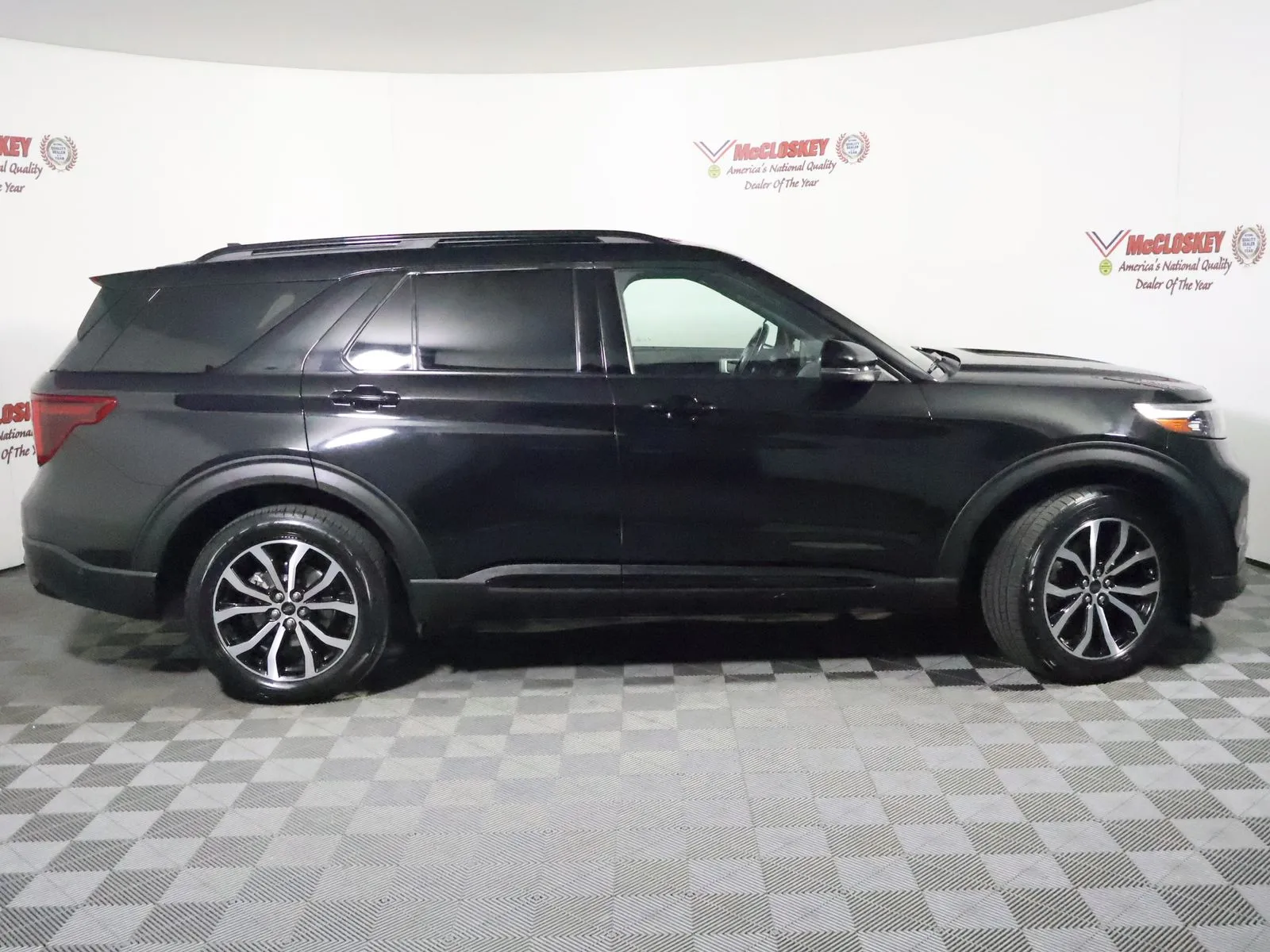 Ford Explorer photo 3
