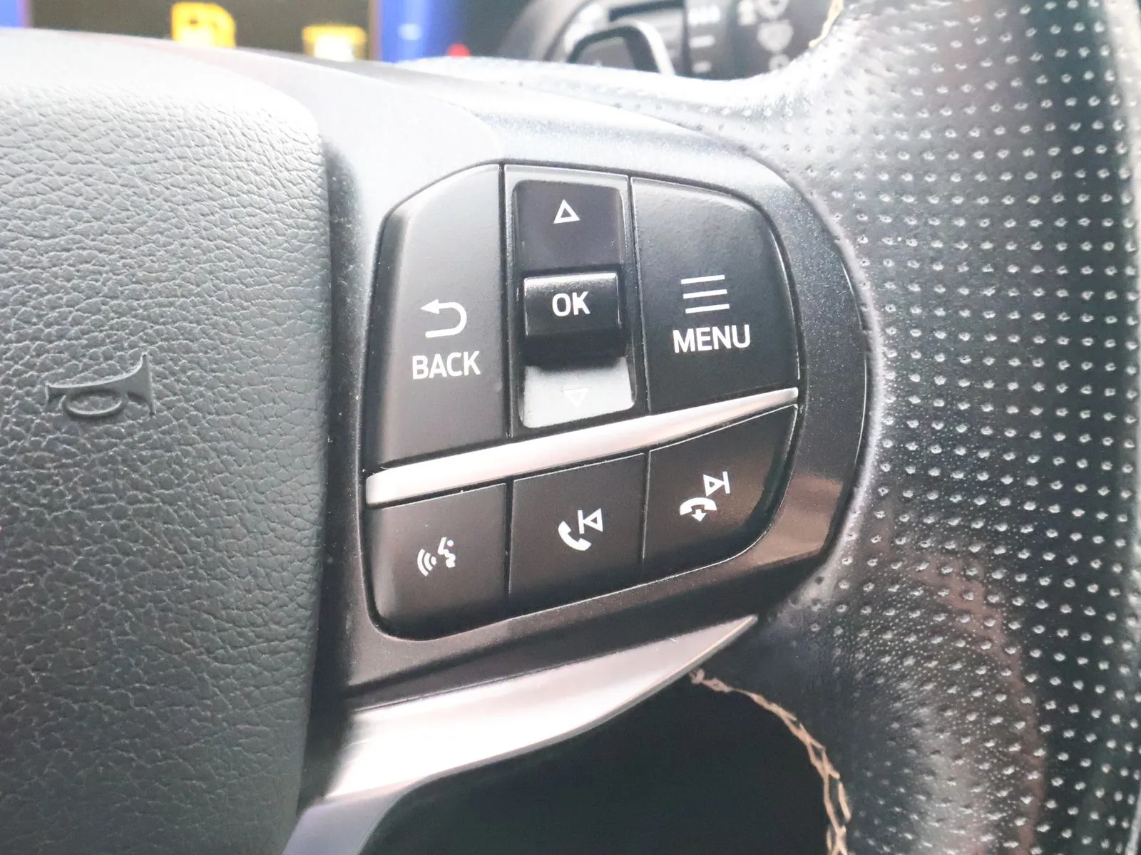 Ford Explorer photo 35