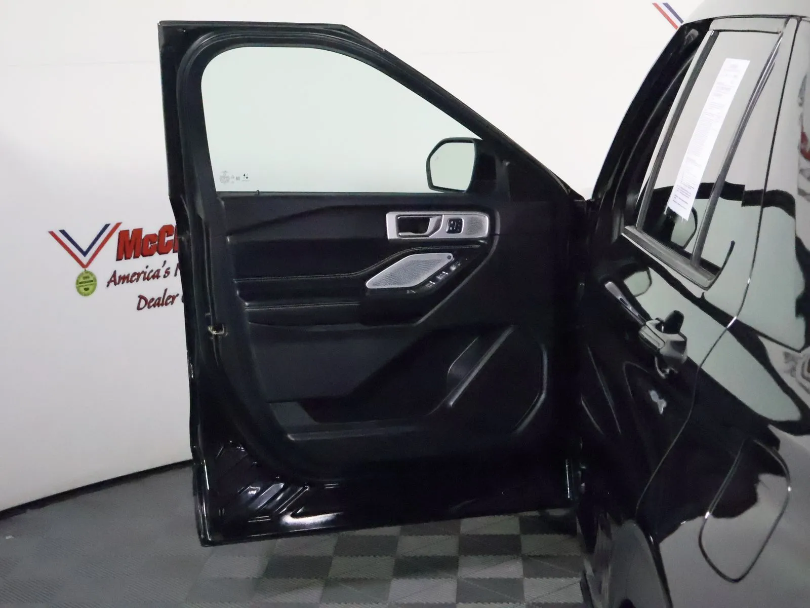 Ford Explorer photo 24