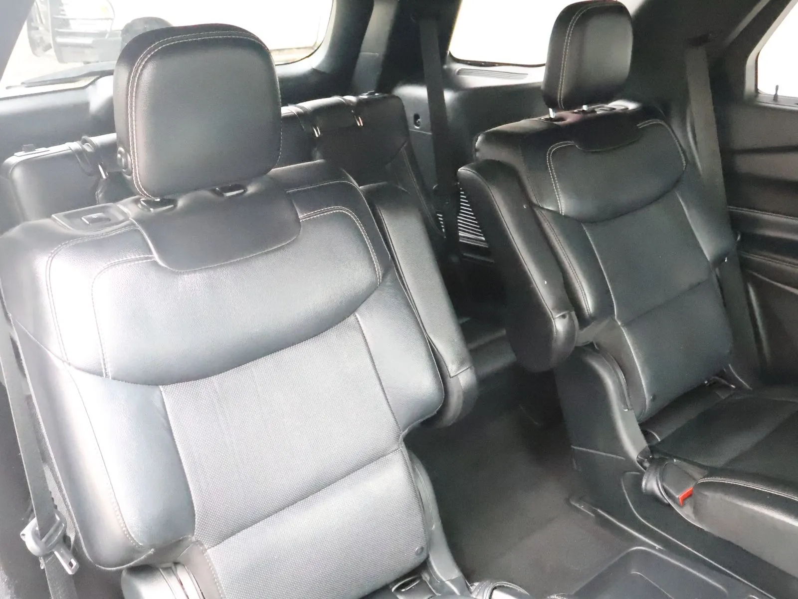 Ford Explorer photo 48