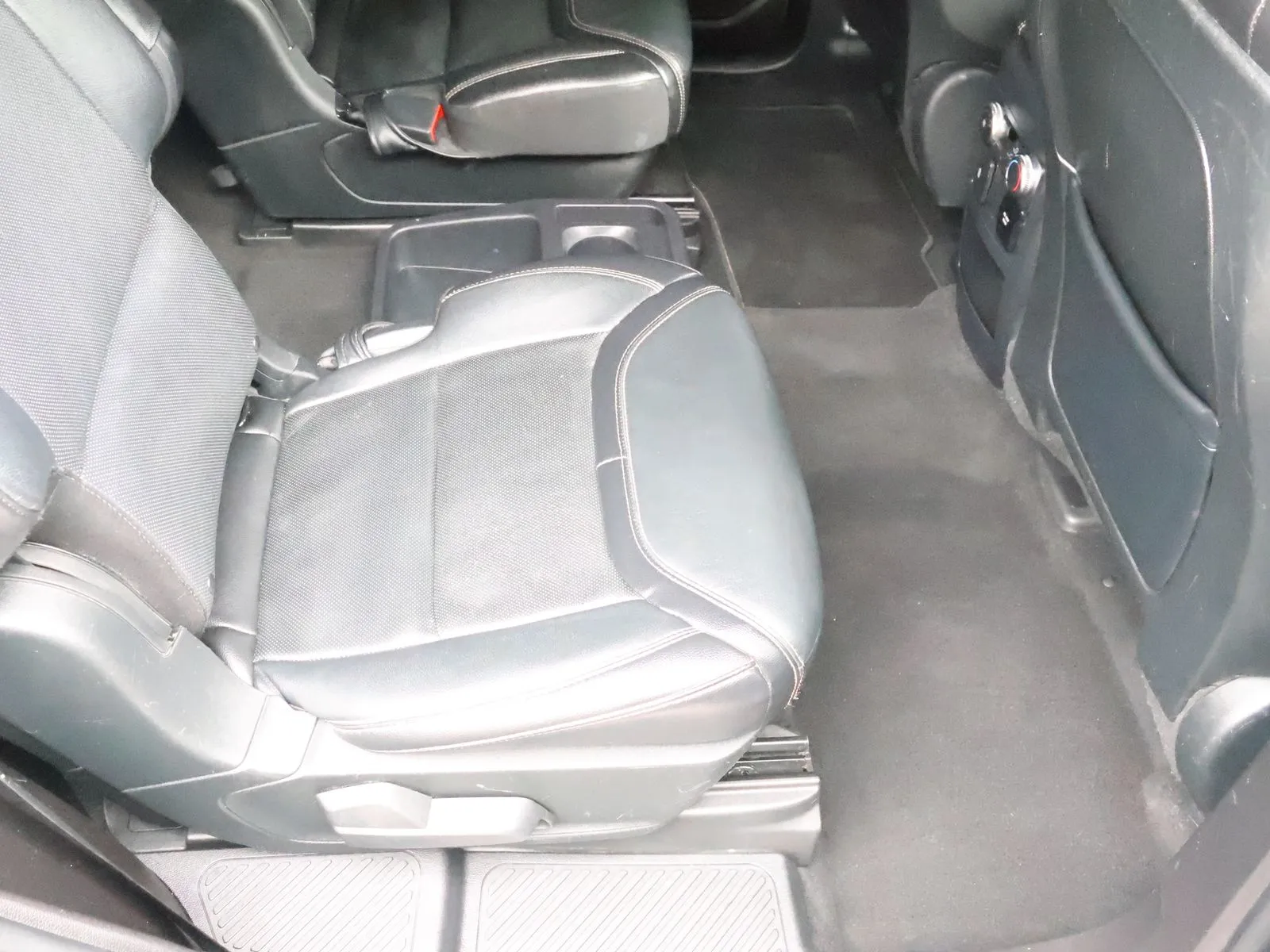 Ford Explorer photo 47