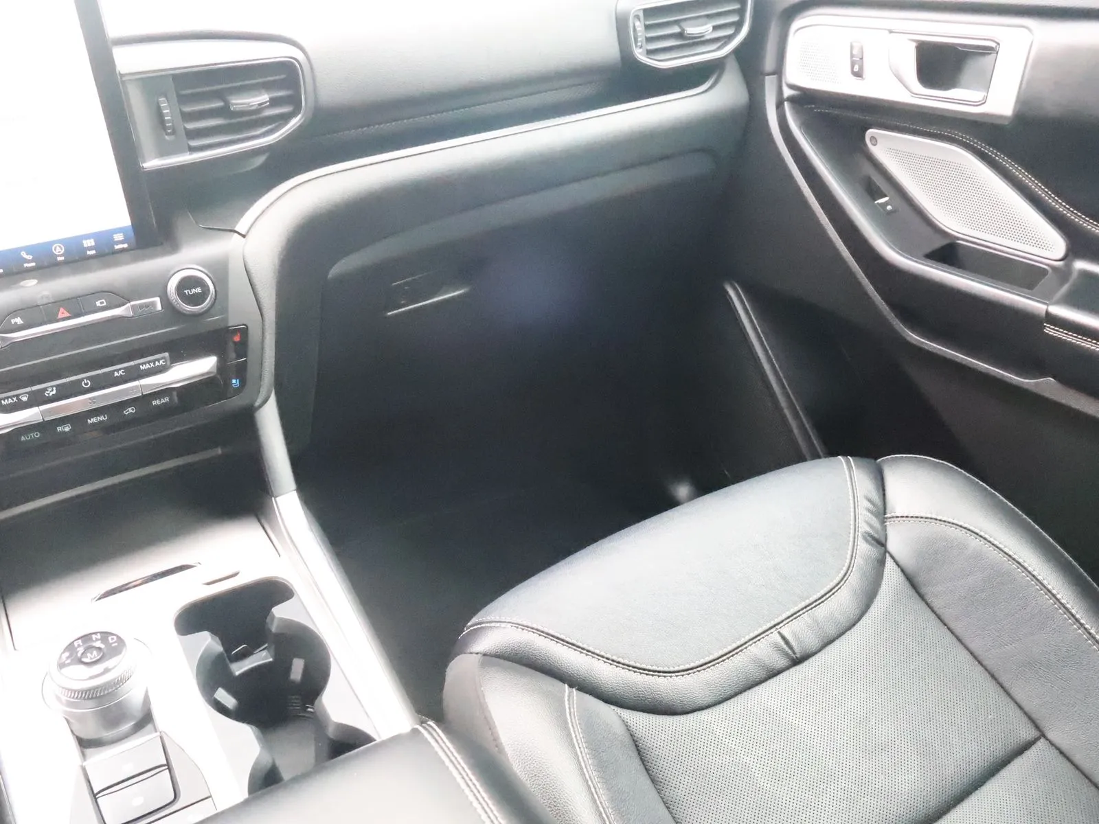 Ford Explorer photo 31