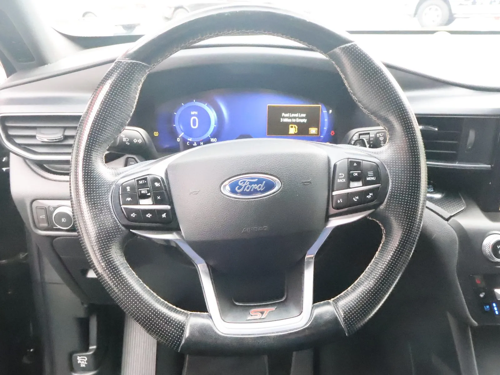 Ford Explorer photo 32