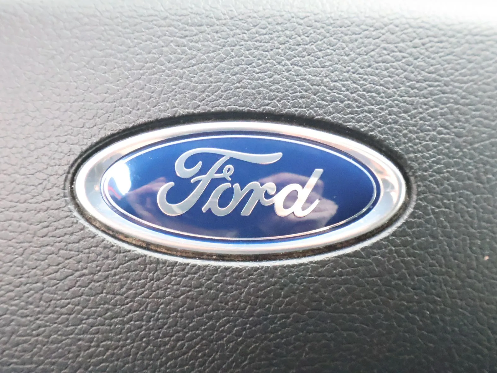 Ford Explorer photo 33