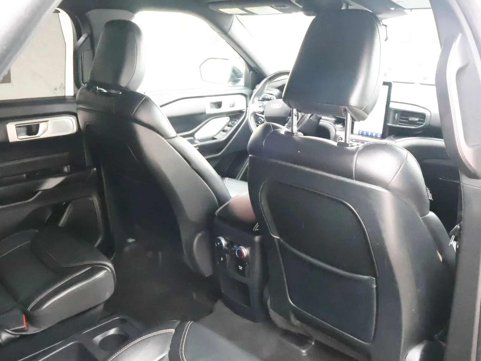 Ford Explorer photo 46