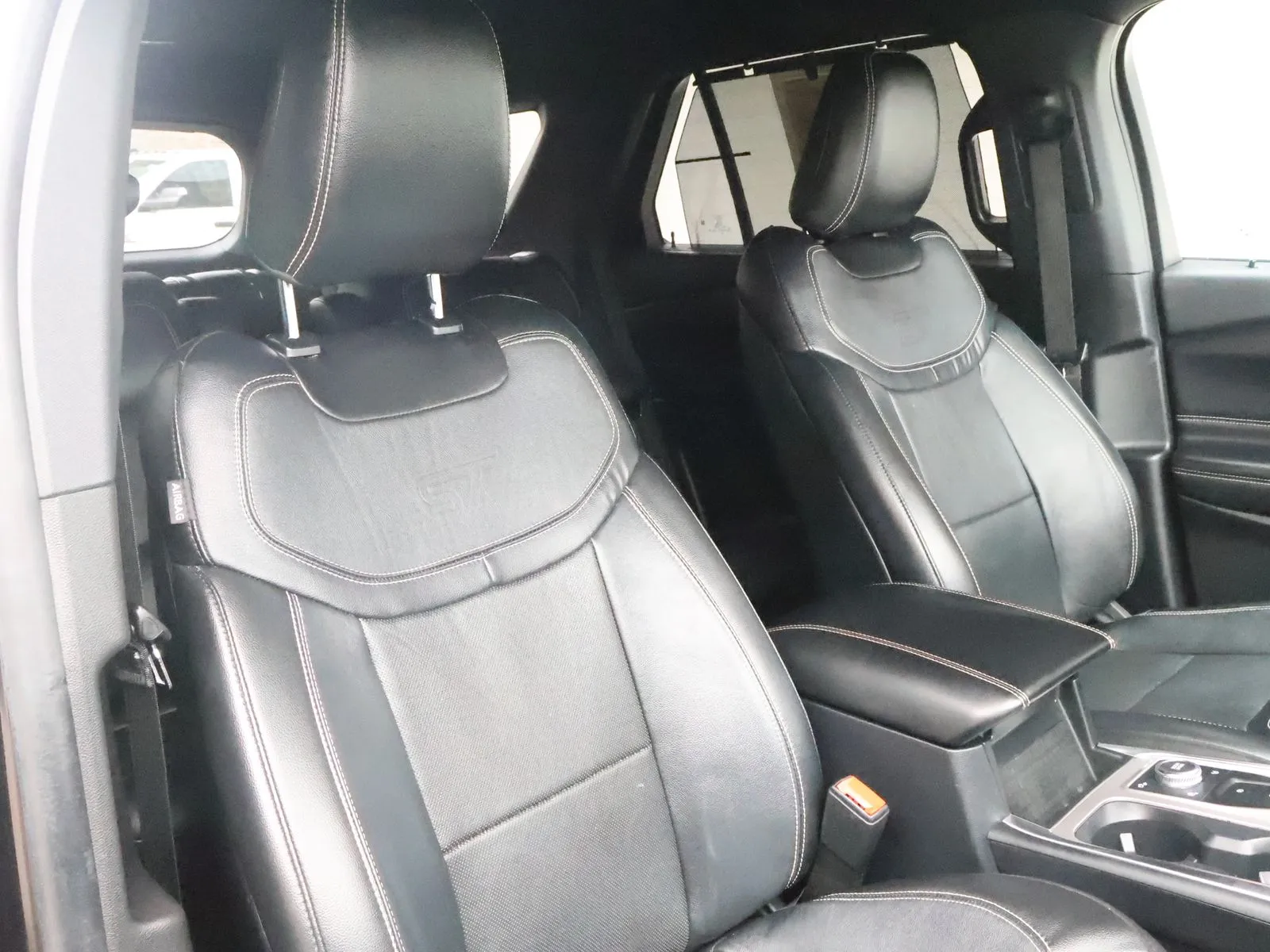Ford Explorer photo 51