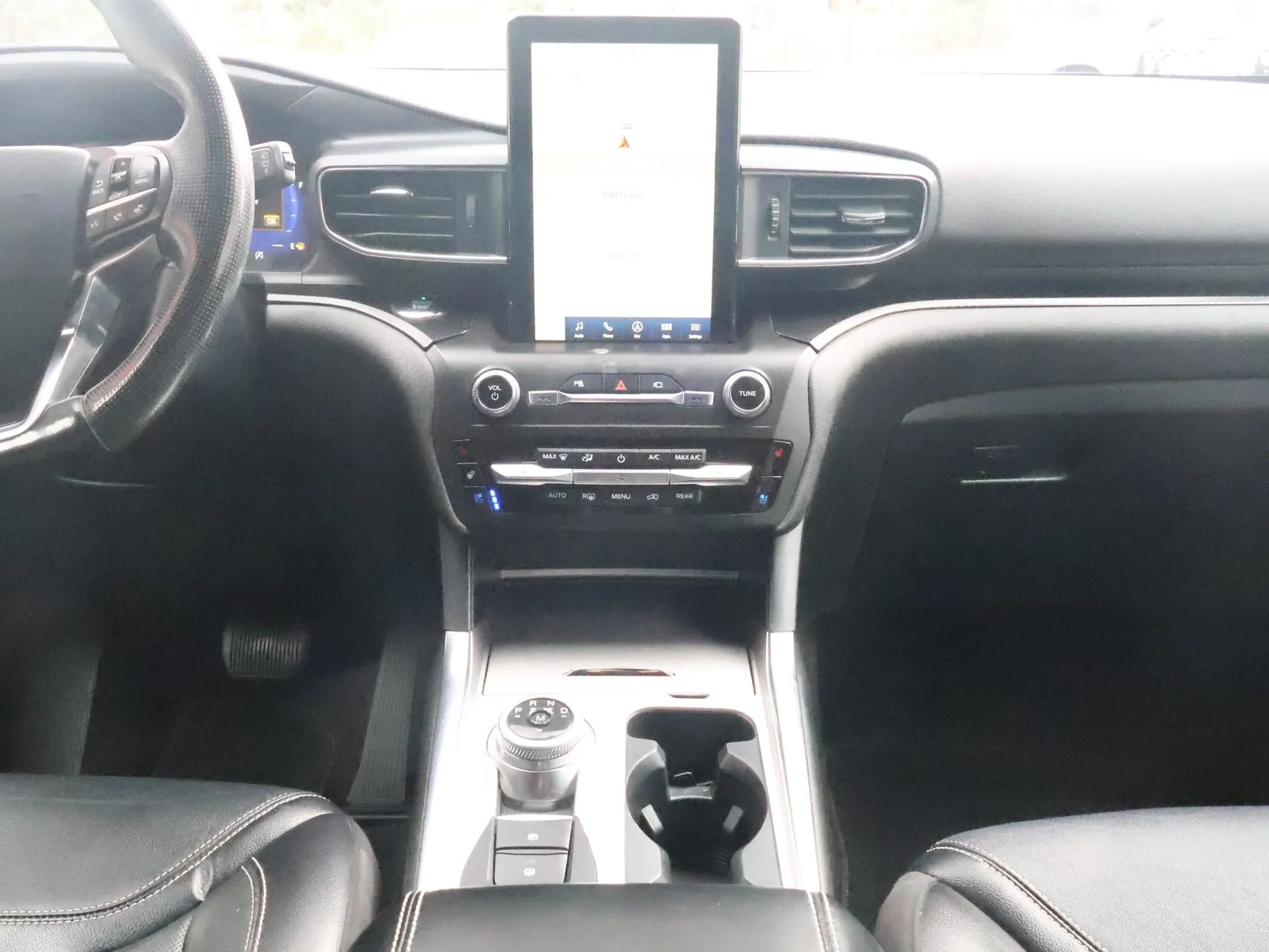 Ford Explorer photo 29