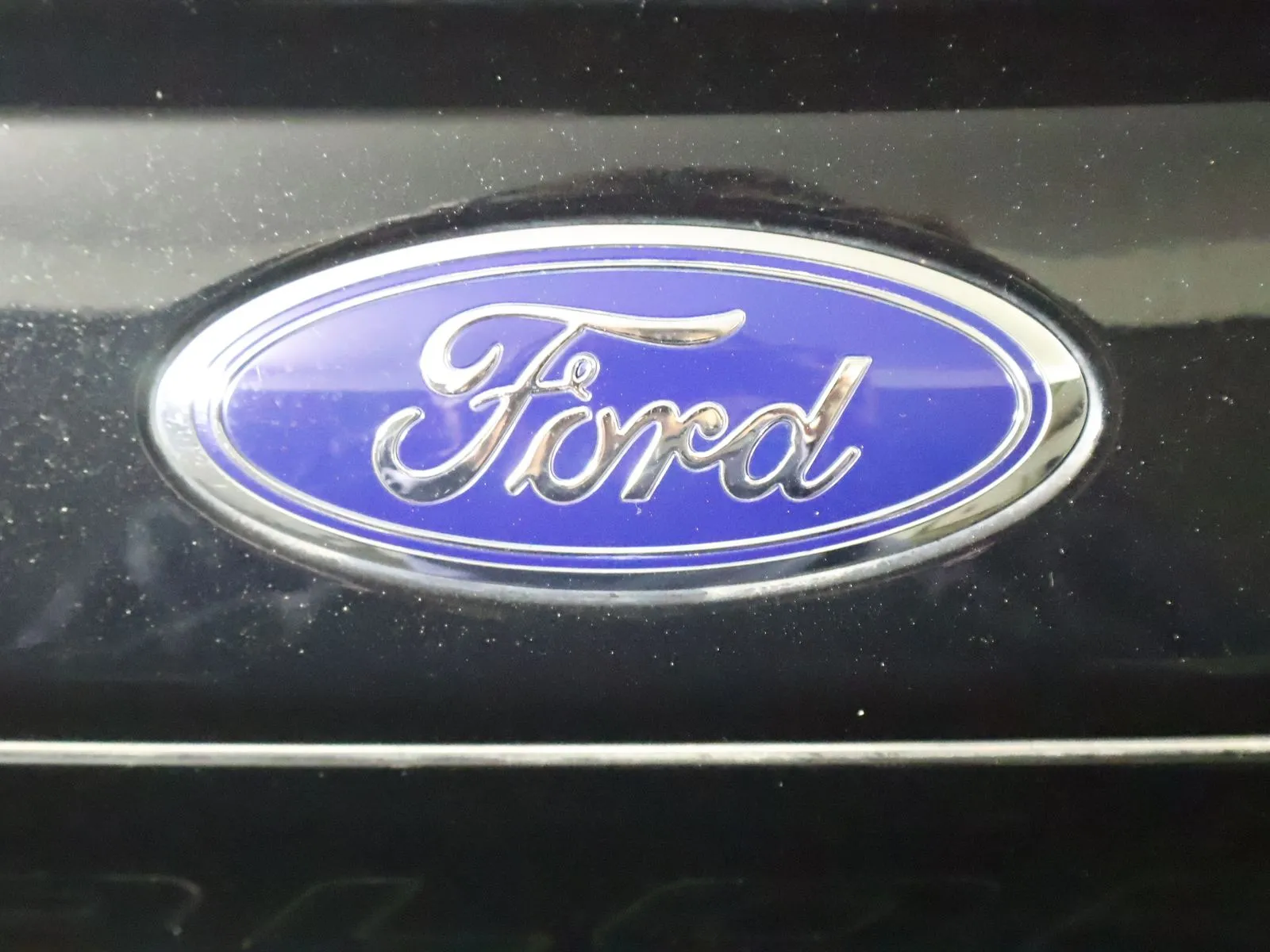 Ford Explorer photo 8