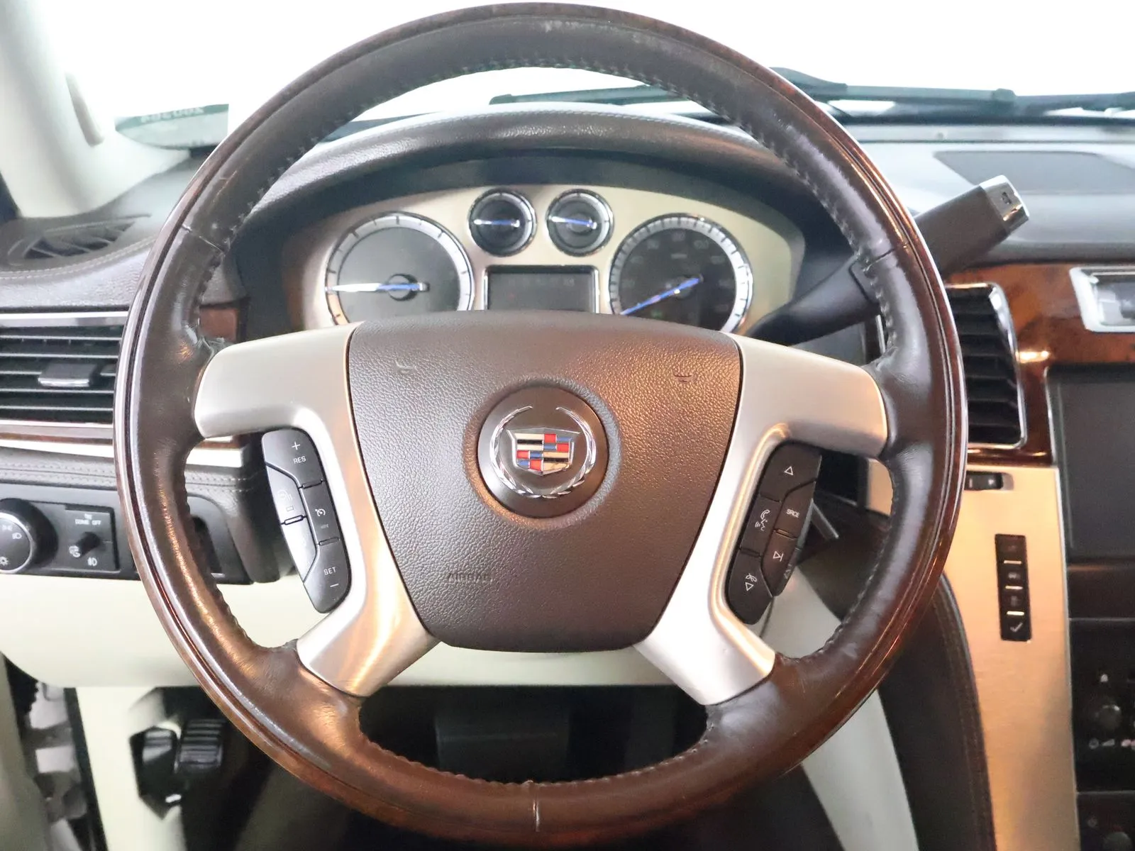 Cadillac Escalade photo 33