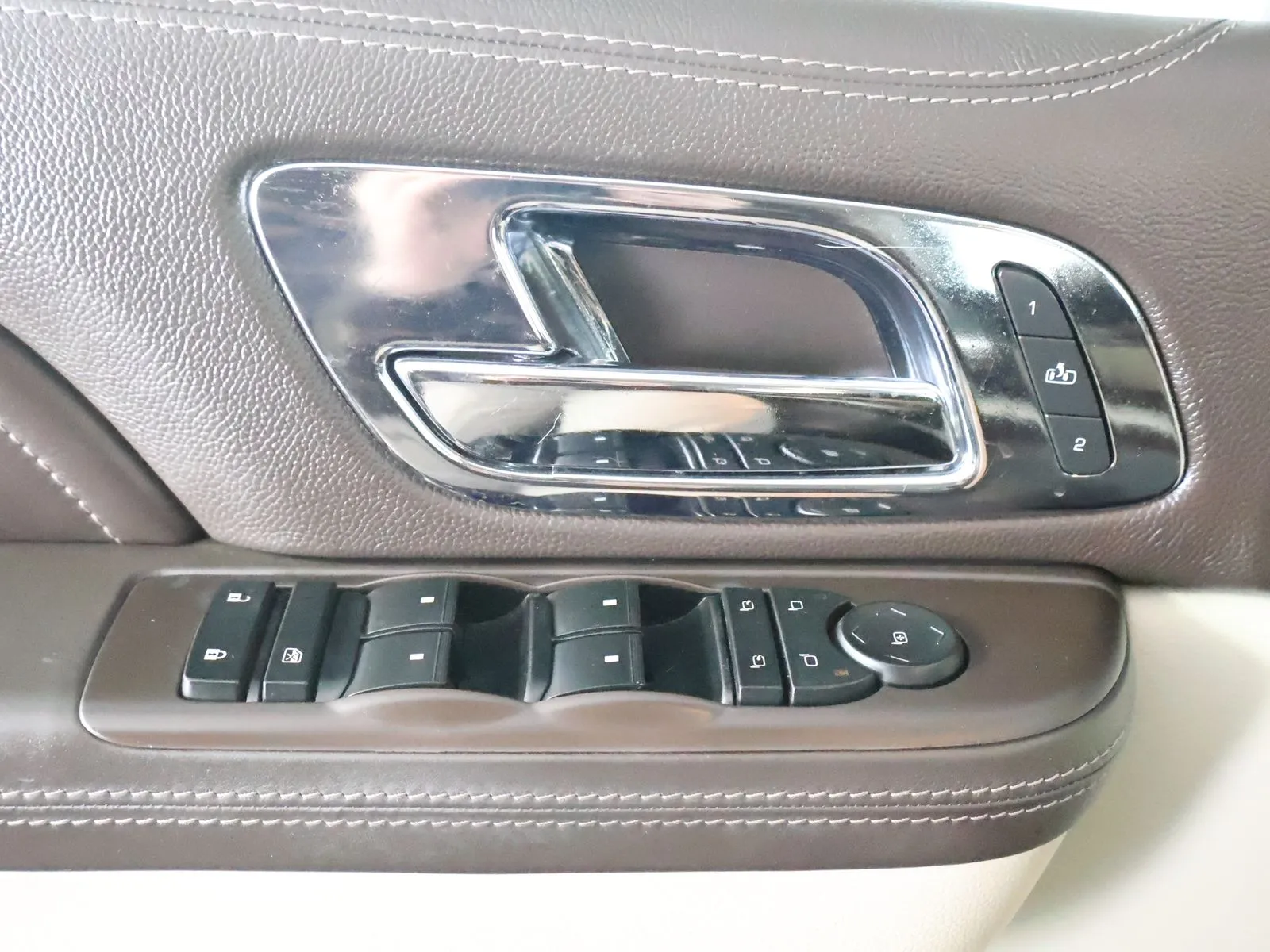 Cadillac Escalade photo 31