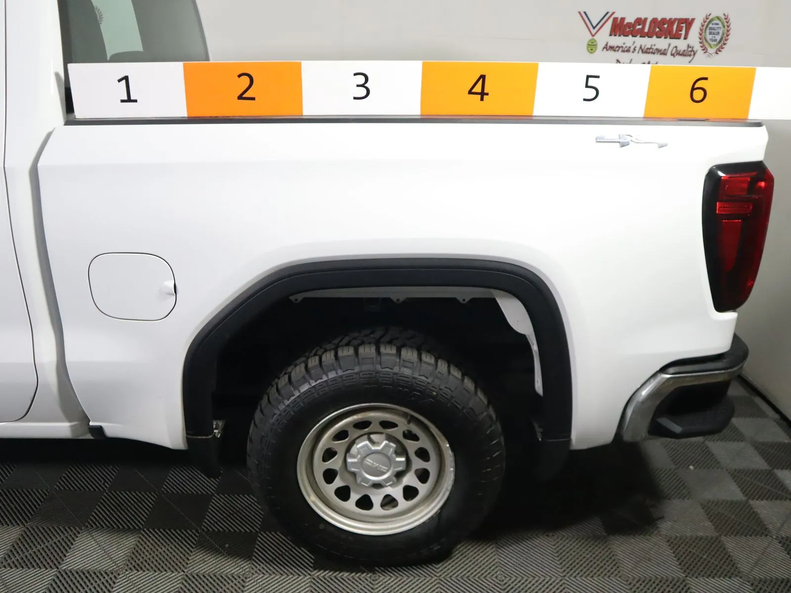 GMC Sierra photo 12