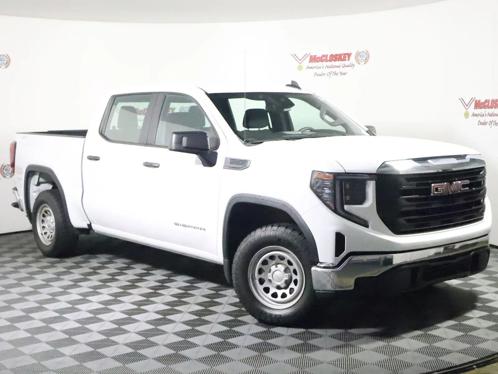 GMC Sierra photo 2