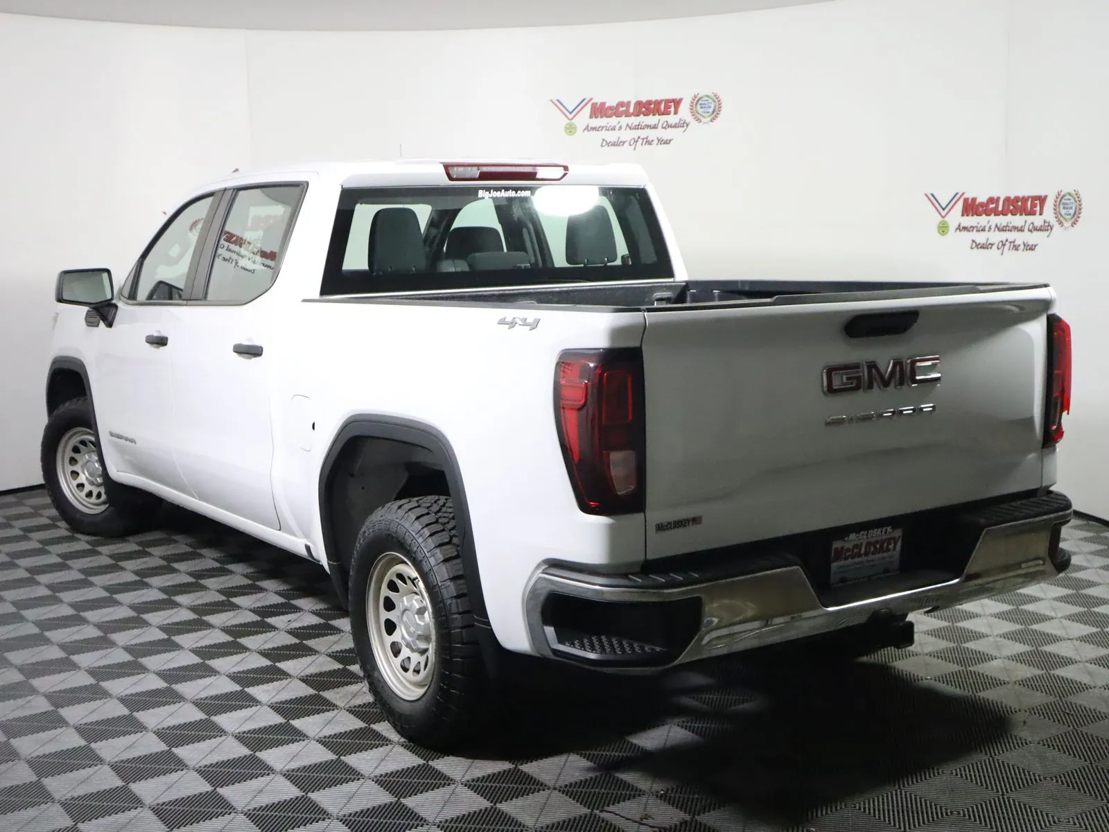 GMC Sierra photo 11