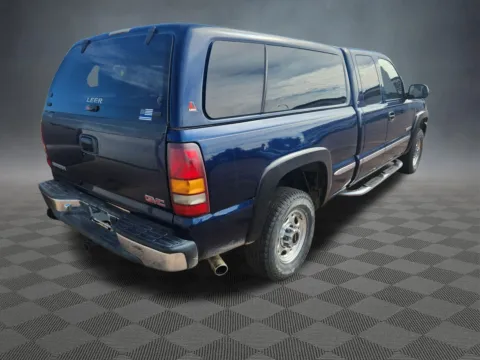 More photos of 2000 GMC Sierra 2500 at McCloskey Imports & 4x4s (Licensed as McCloskey Isuzu), CO