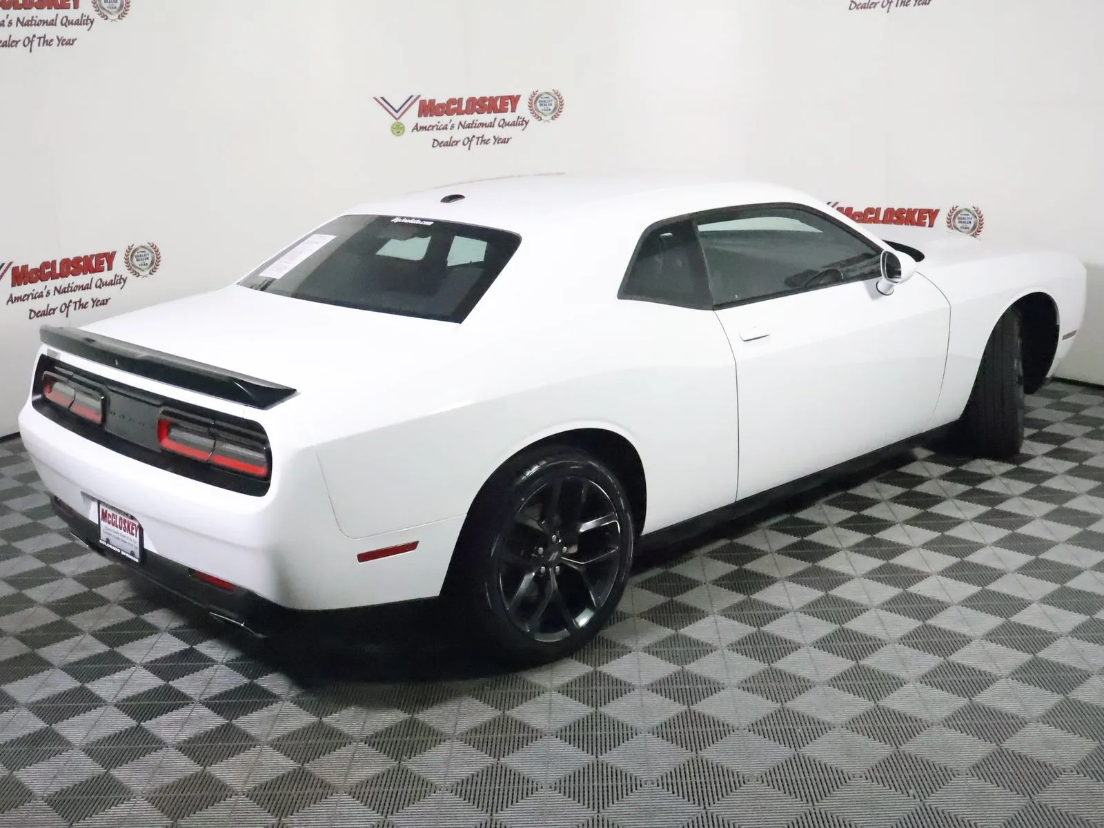 Dodge Challenger photo 4