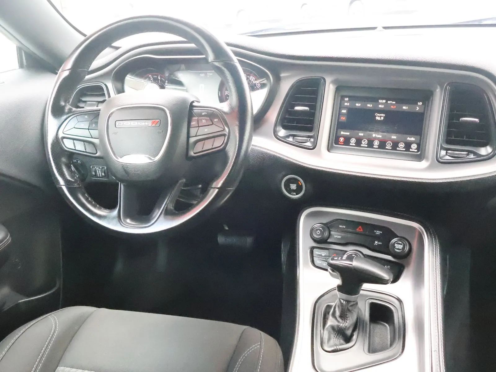 Dodge Challenger photo 25