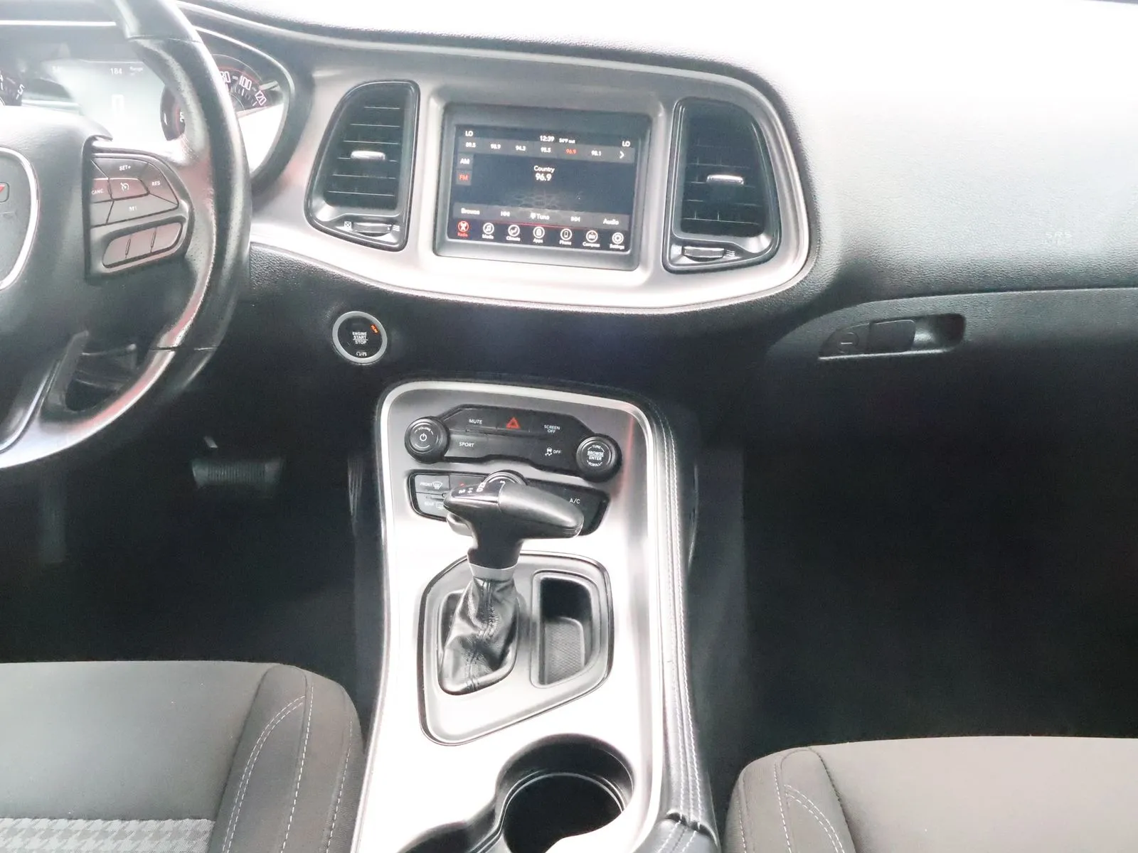 Dodge Challenger photo 24