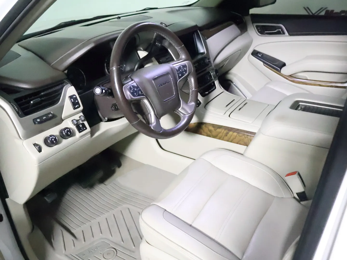 GMC Yukon photo 24