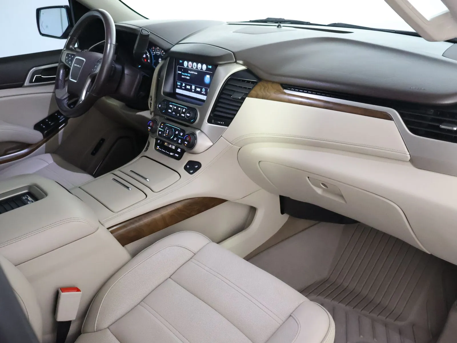 GMC Yukon photo 59
