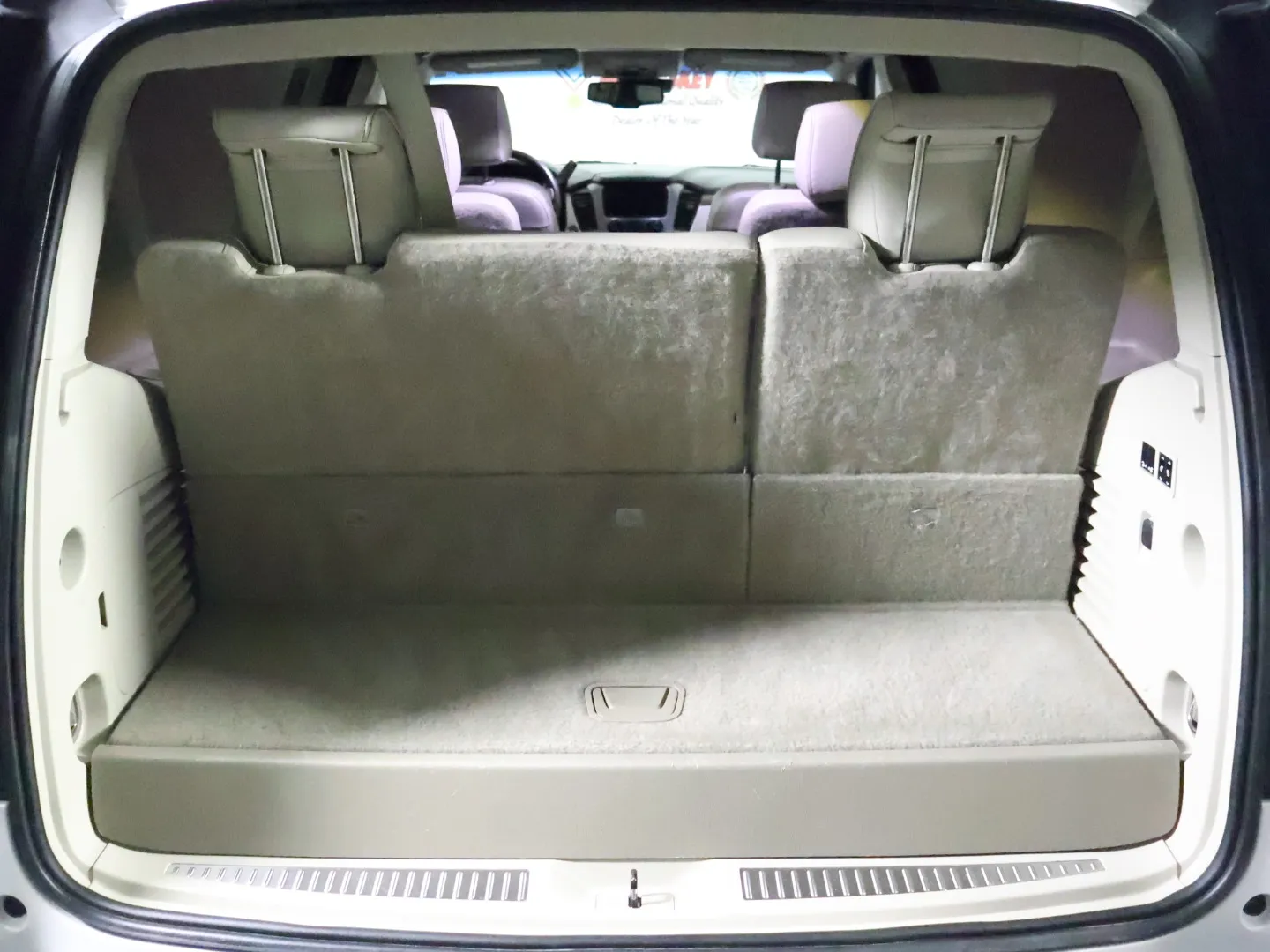 GMC Yukon photo 11