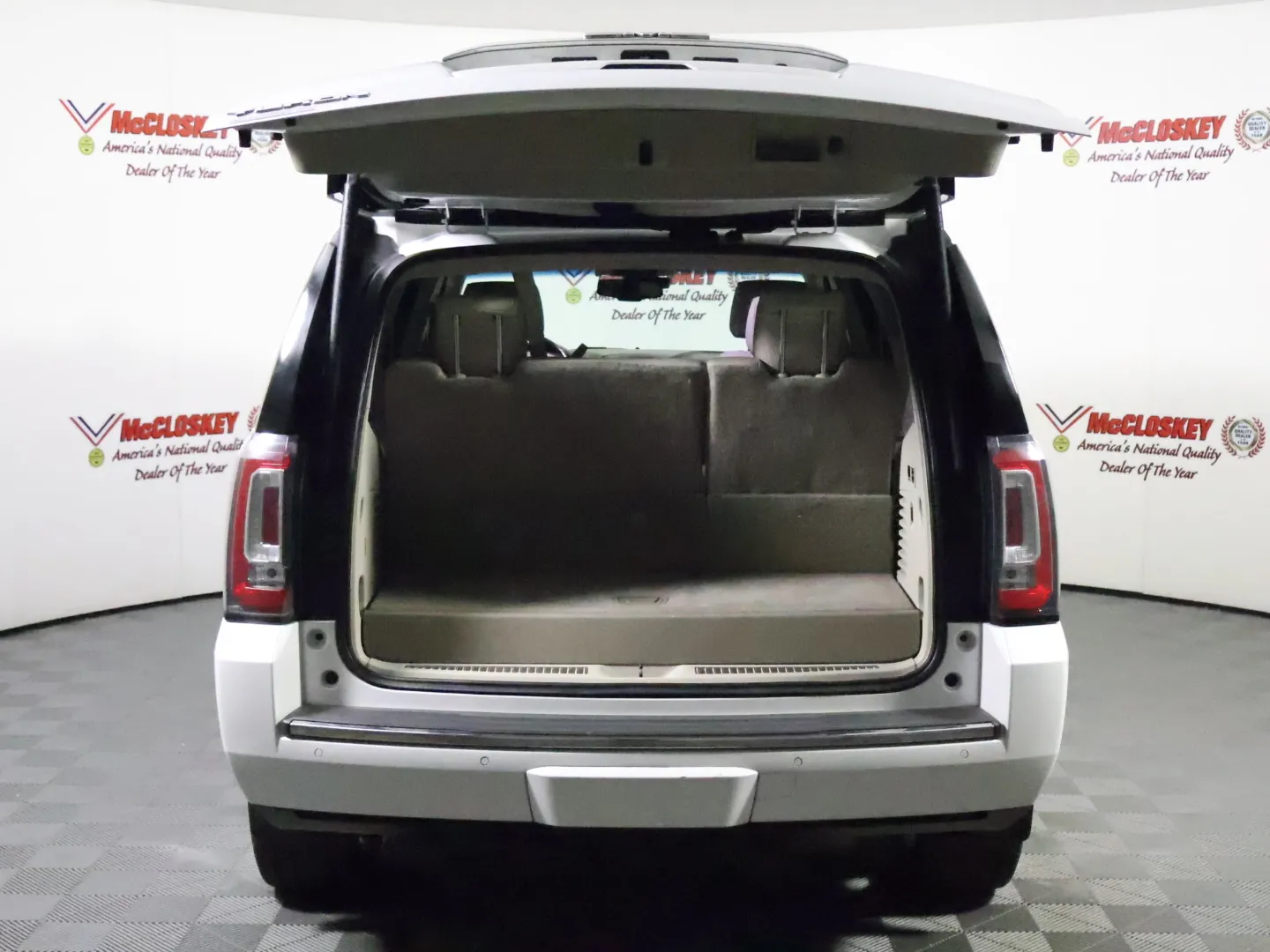GMC Yukon photo 10