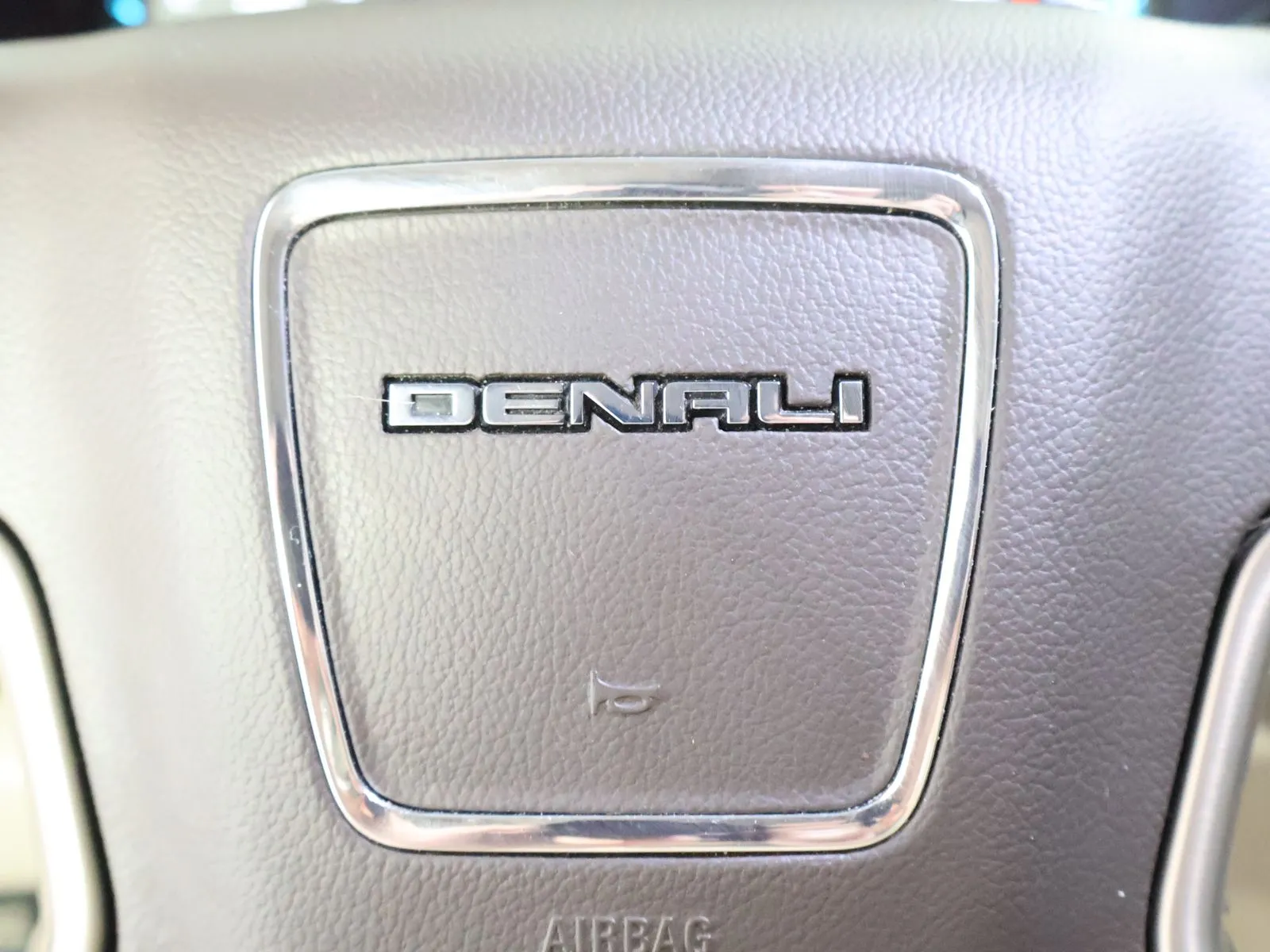 GMC Yukon photo 37