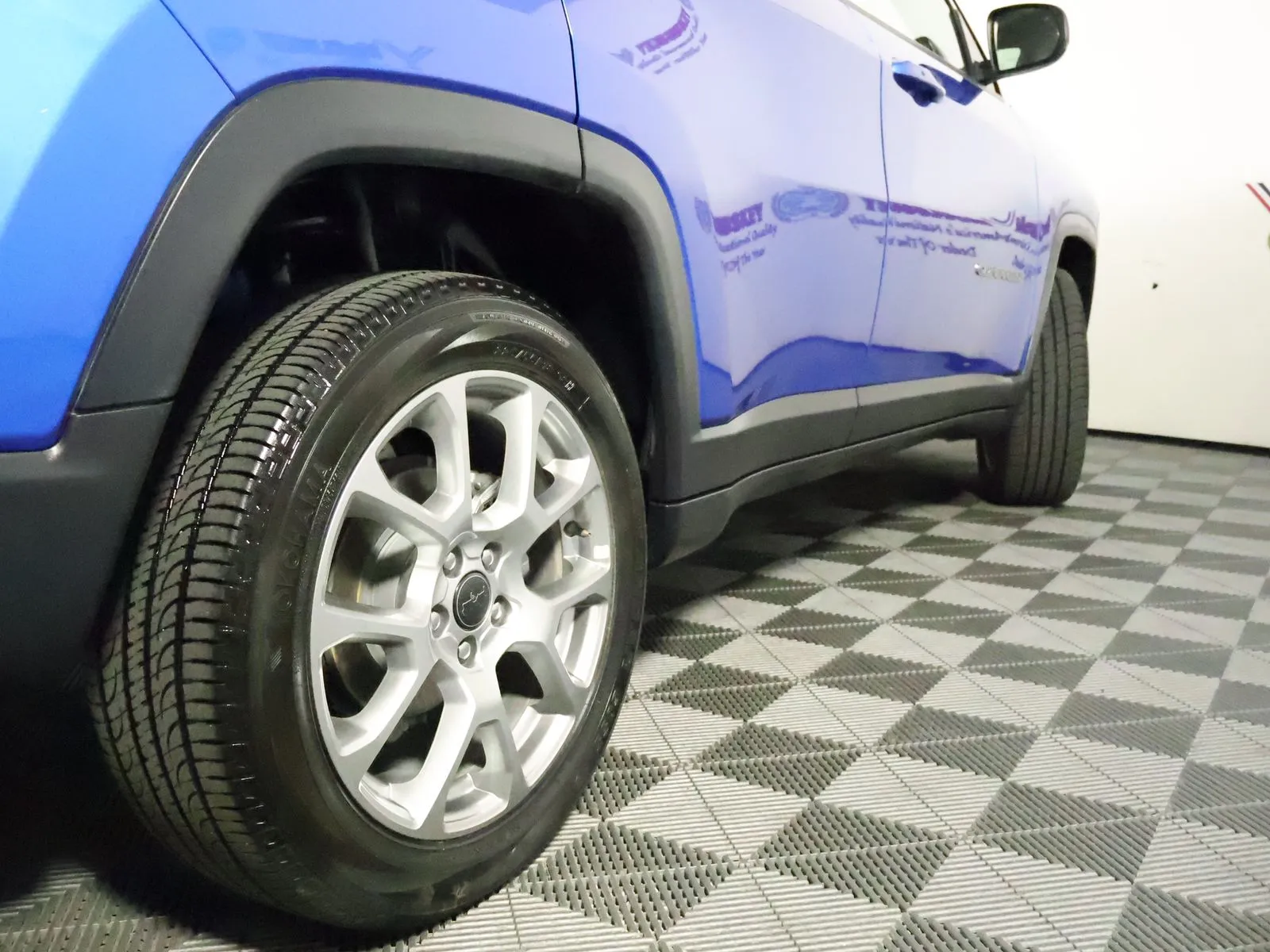 Jeep Compass photo 12