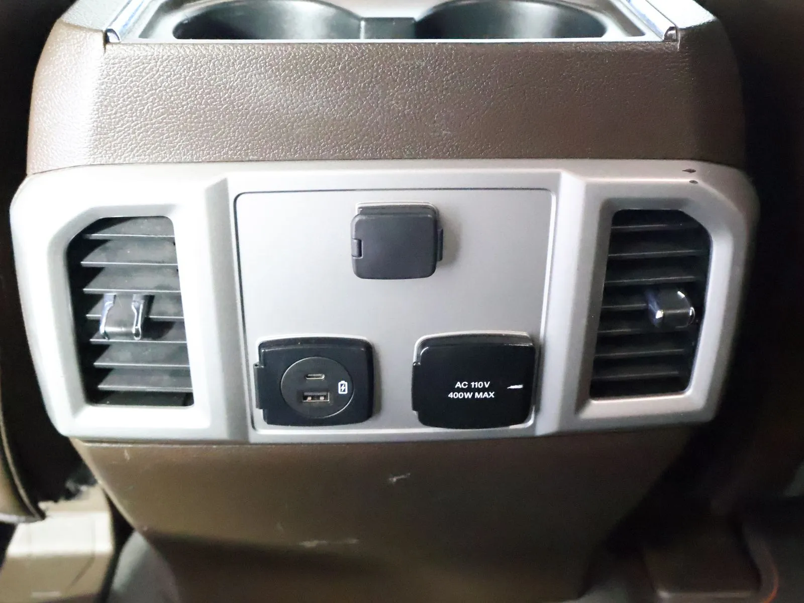 Ford F350SD photo 37