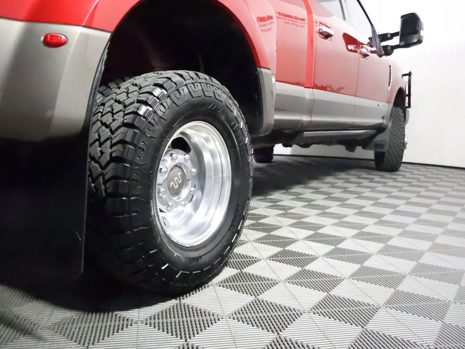 Ford F350SD photo 11