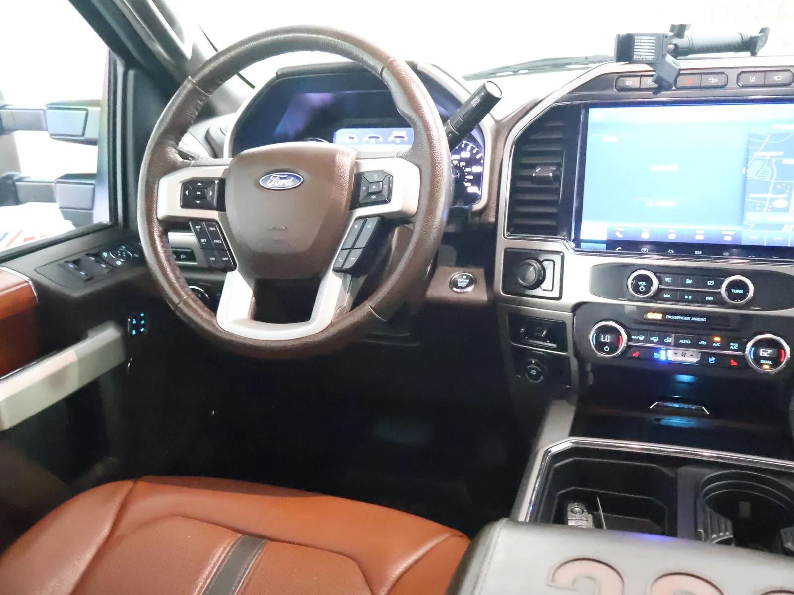 Ford F350SD photo 34