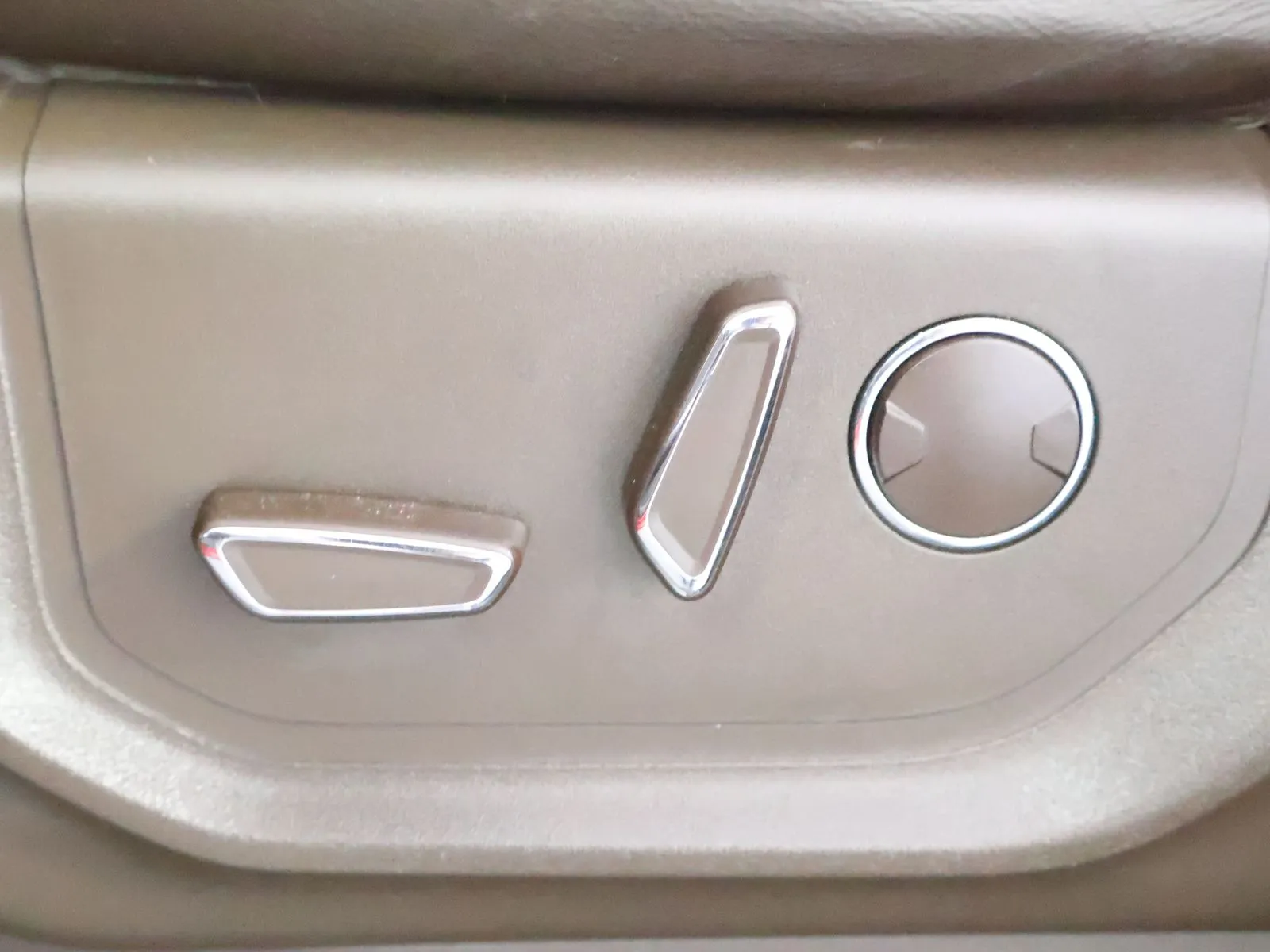 Ford F350SD photo 31