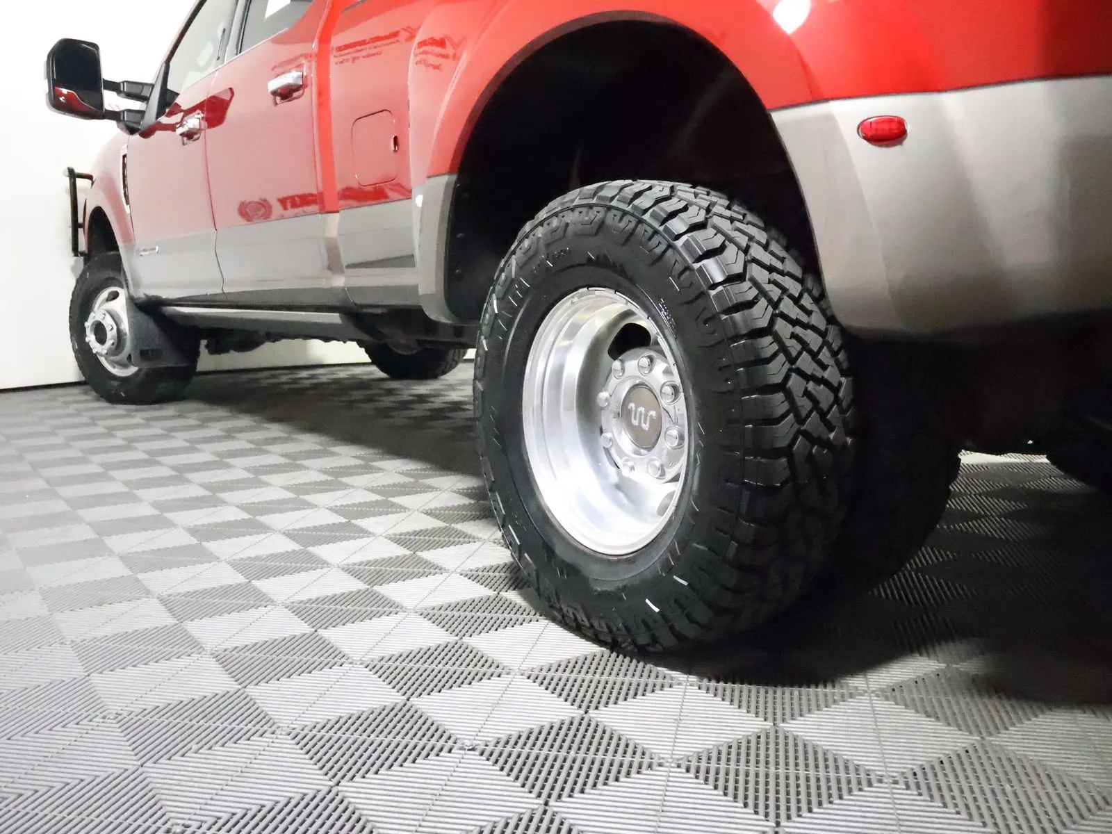 Ford F350SD photo 12